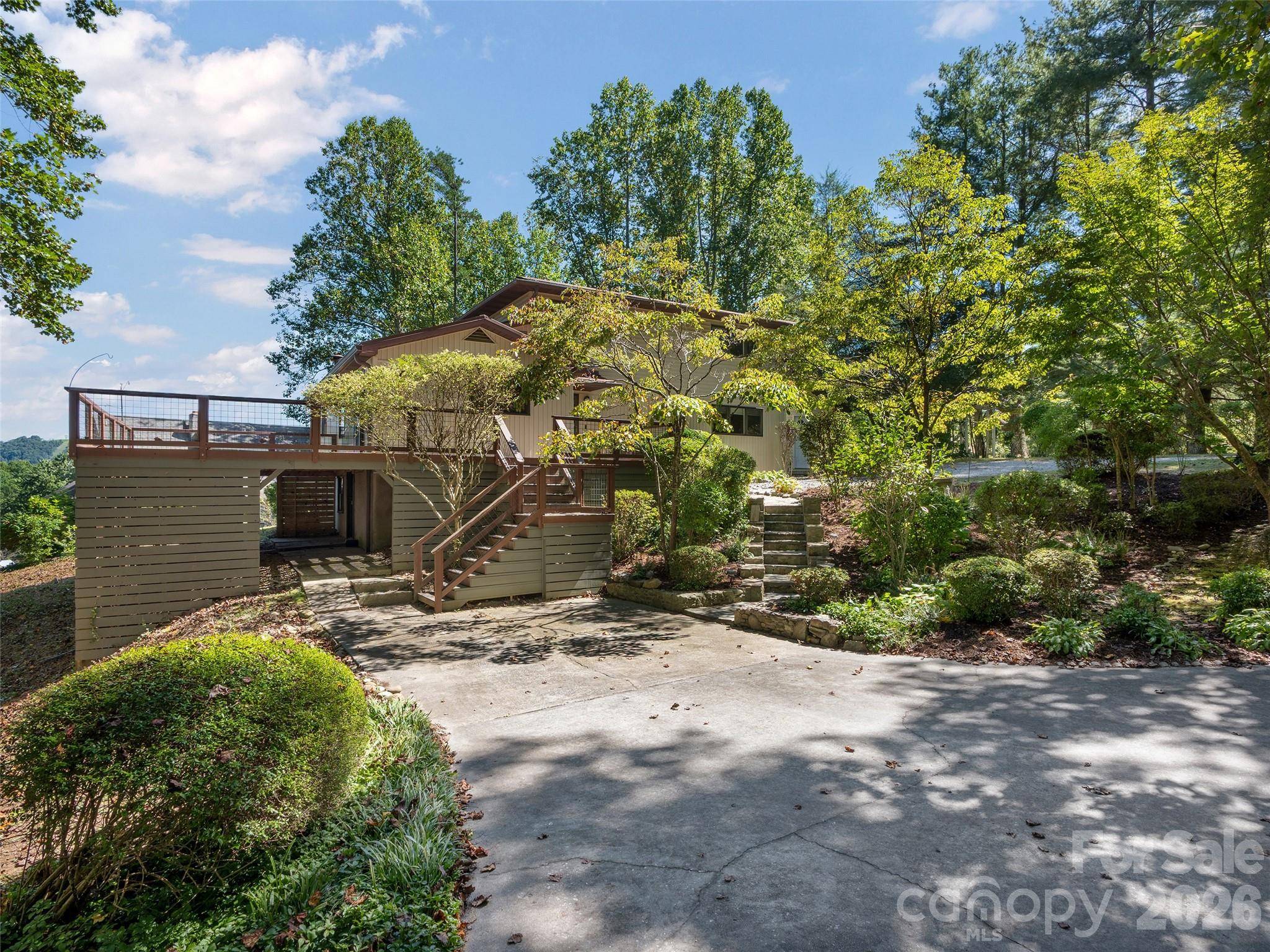 623 Owensby RD, Hendersonville, NC 28792