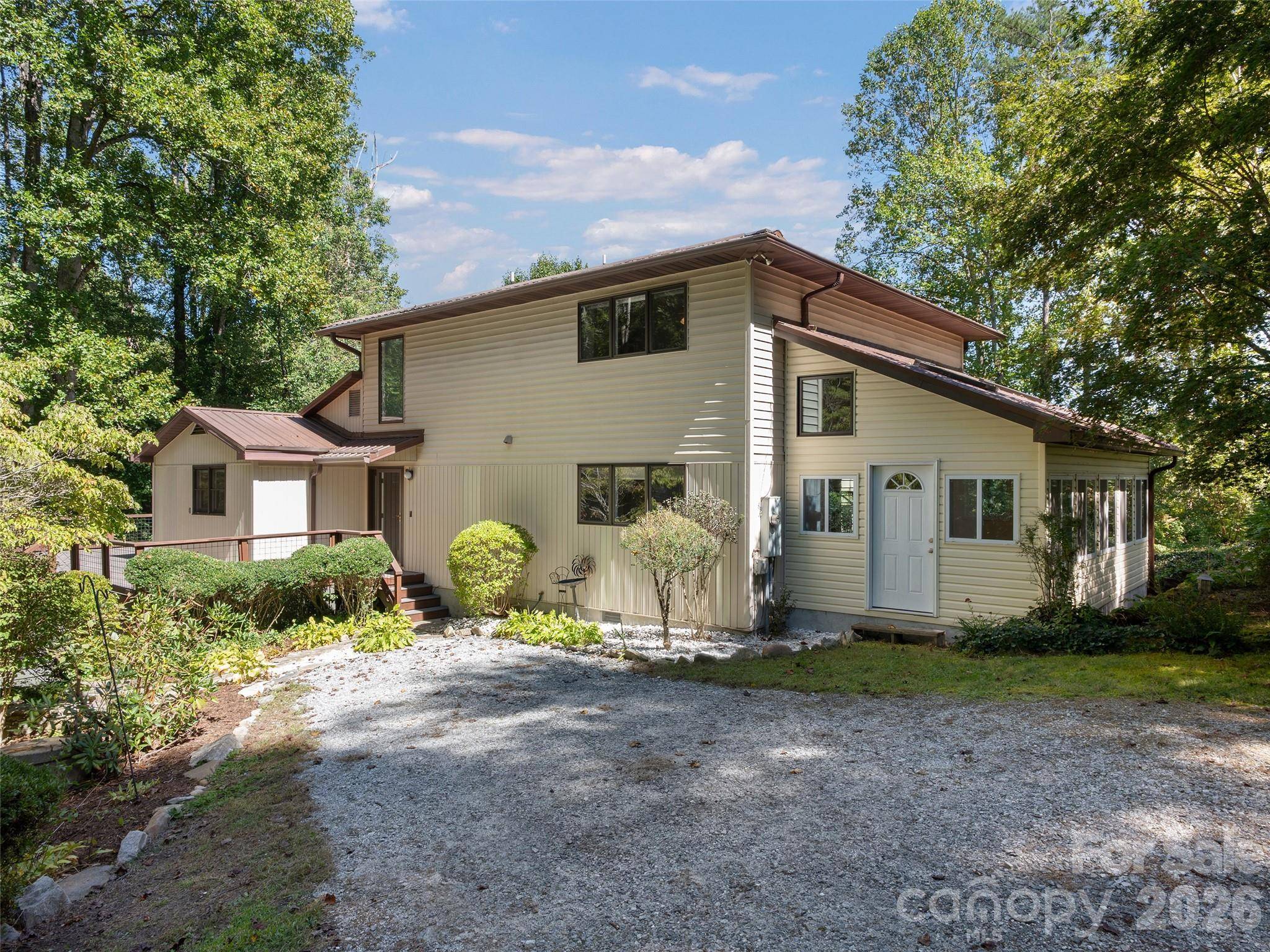 623 Owensby RD, Hendersonville, NC 28792