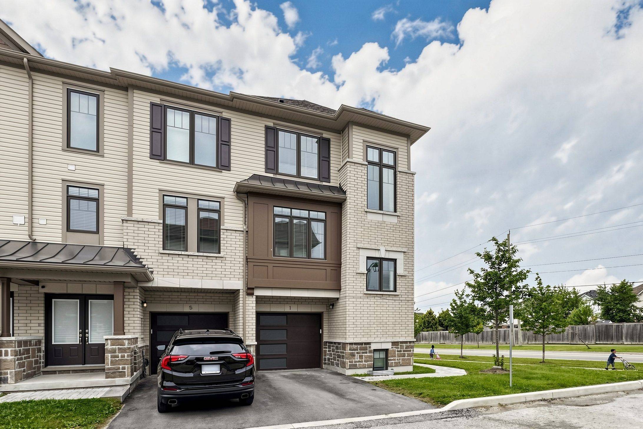 1 Bavin ST, Clarington, ON L1C 7H5