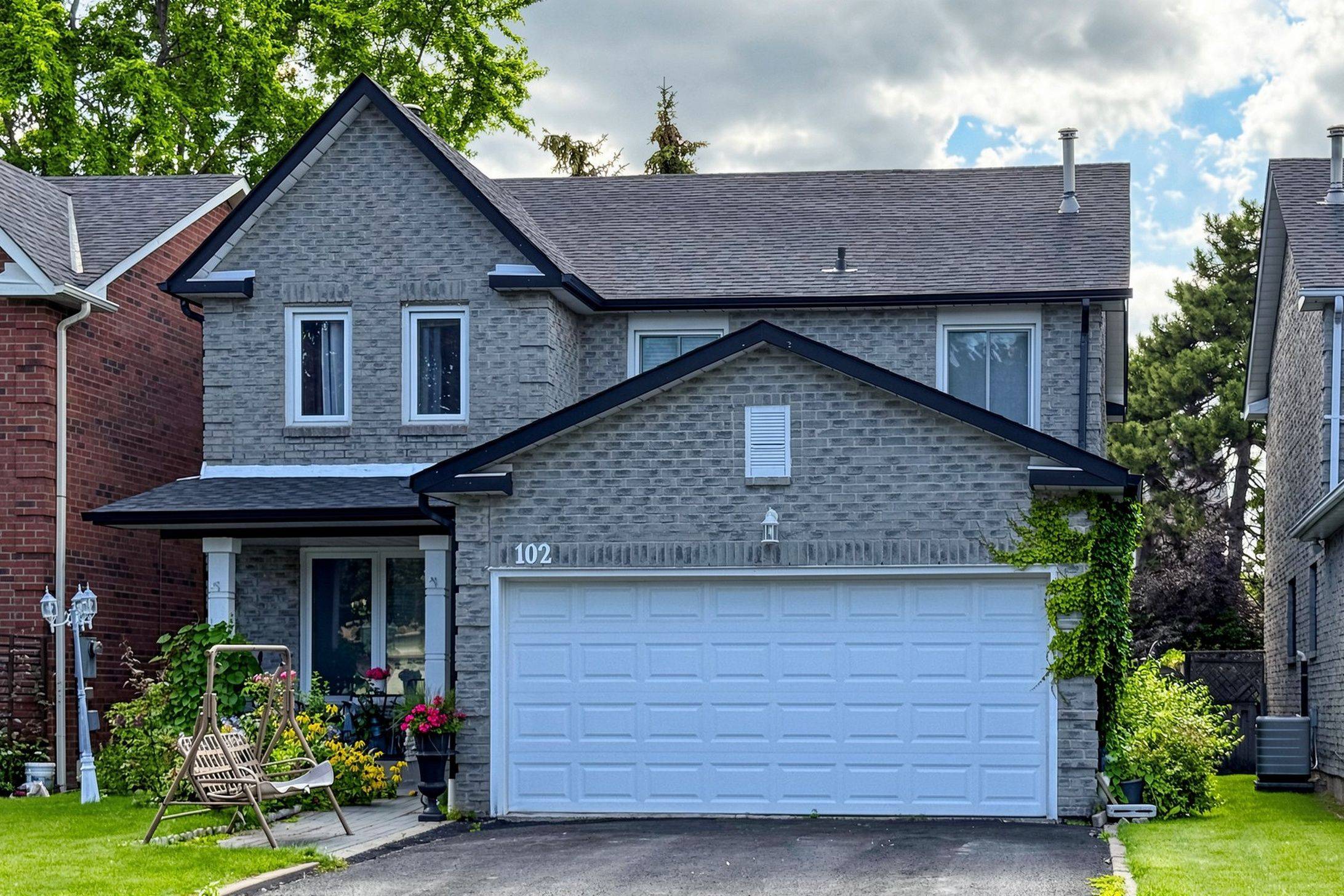 102 Kearney DR, Ajax, ON L1T 2V6