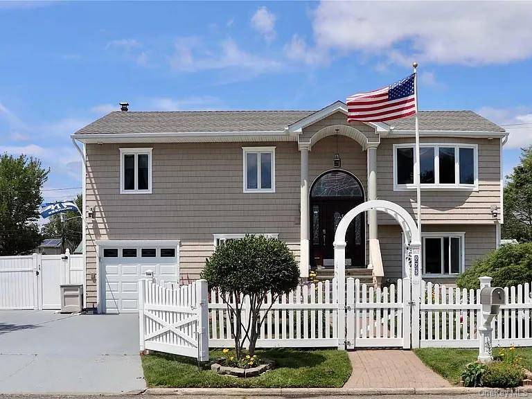 75 Jewel ST #1, Brentwood, NY 11717