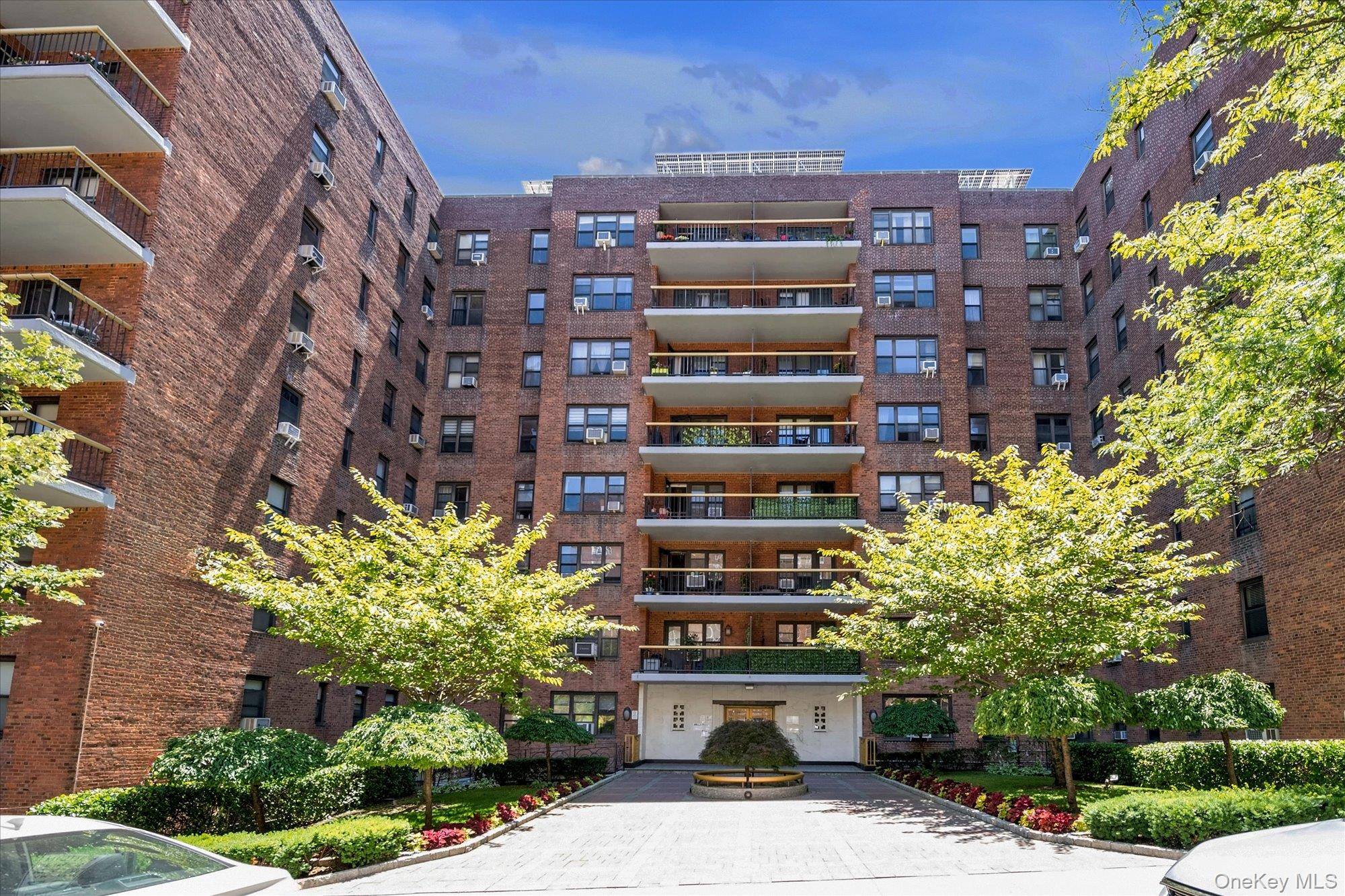 67-76 Booth Street #2i, Forest Hills, NY 11375