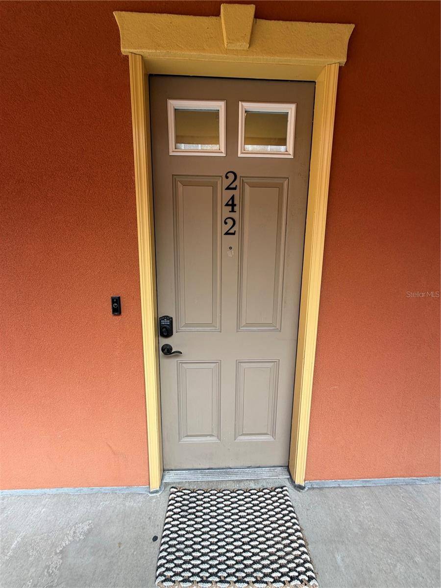 1320 NW 3RD AVE #242, Gainesville, FL 32603