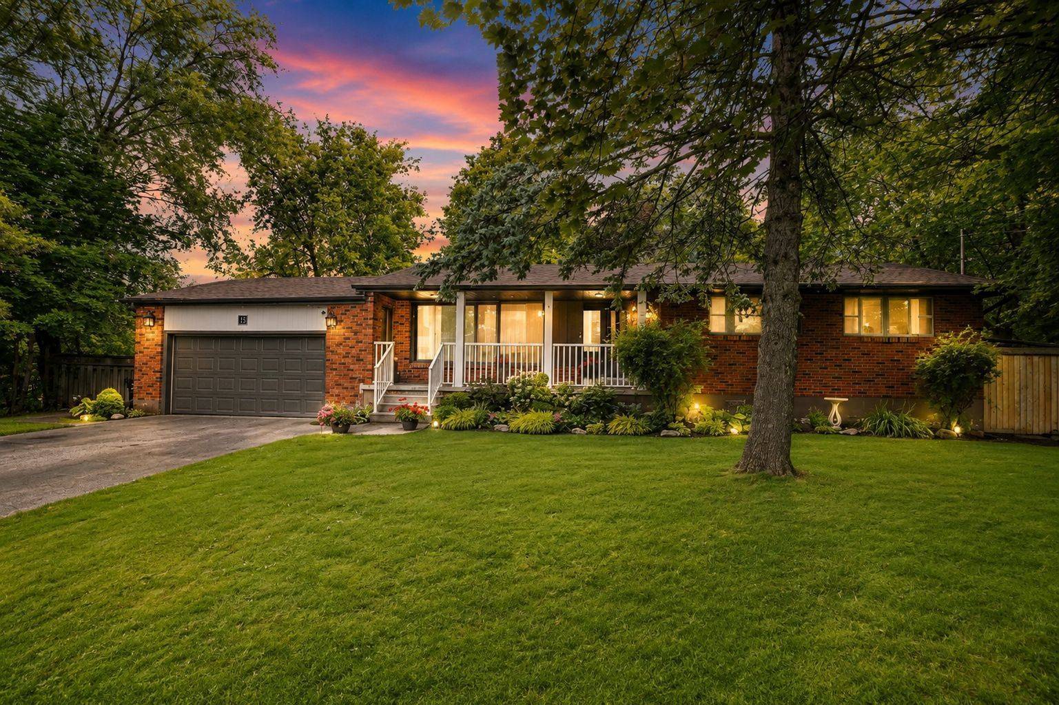 15 Park RD, Bradford West Gwillimbury, ON L0G 1B0