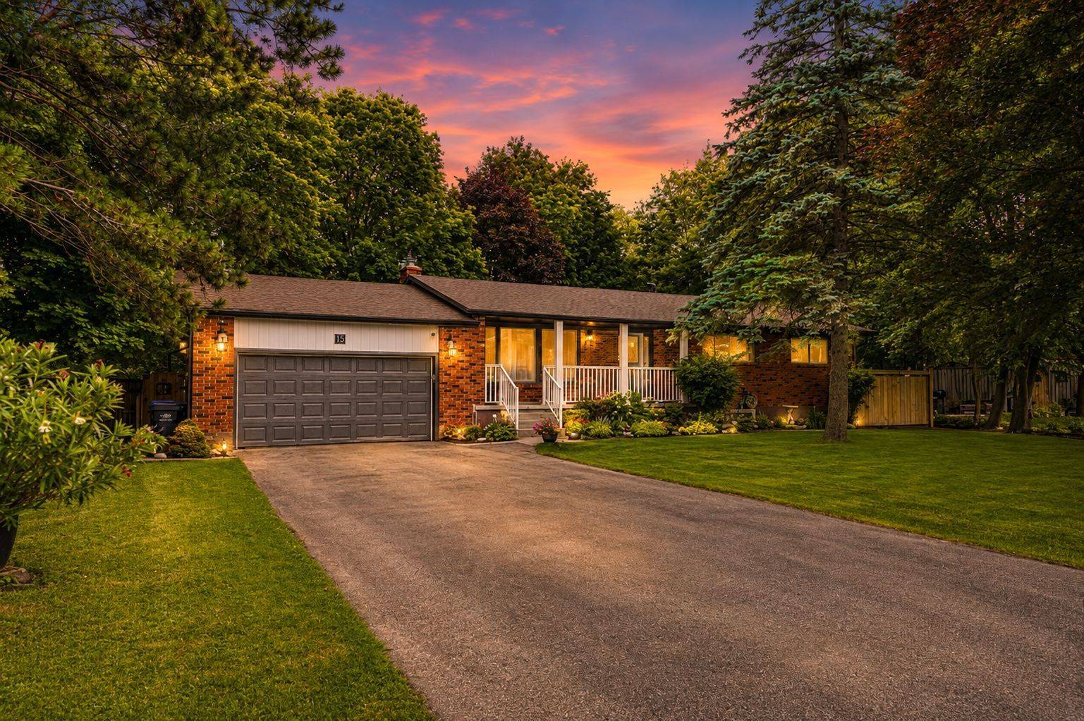 15 Park RD, Bradford West Gwillimbury, ON L0G 1B0