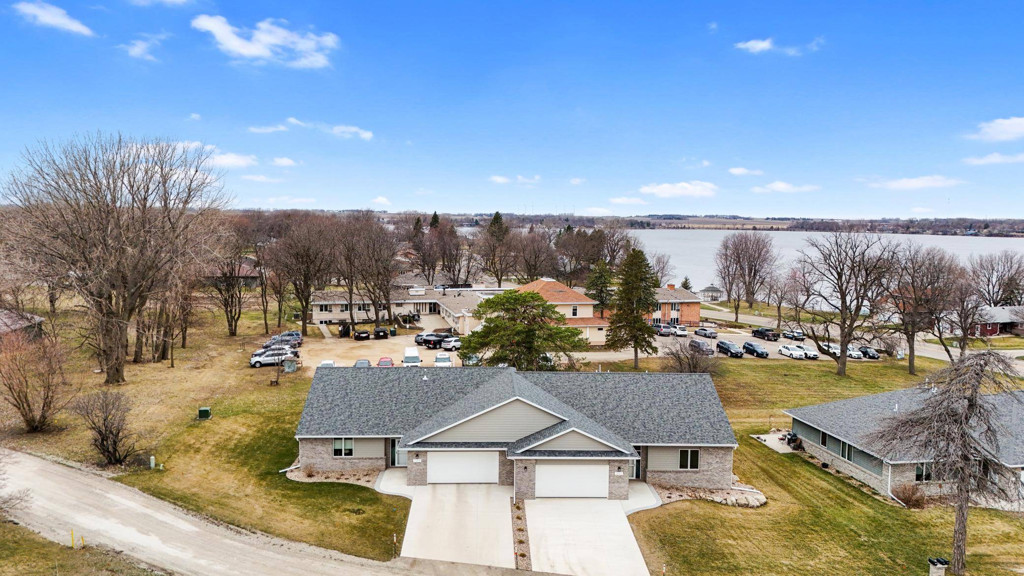 1207 S Shore DR, Worthington, MN 56187
