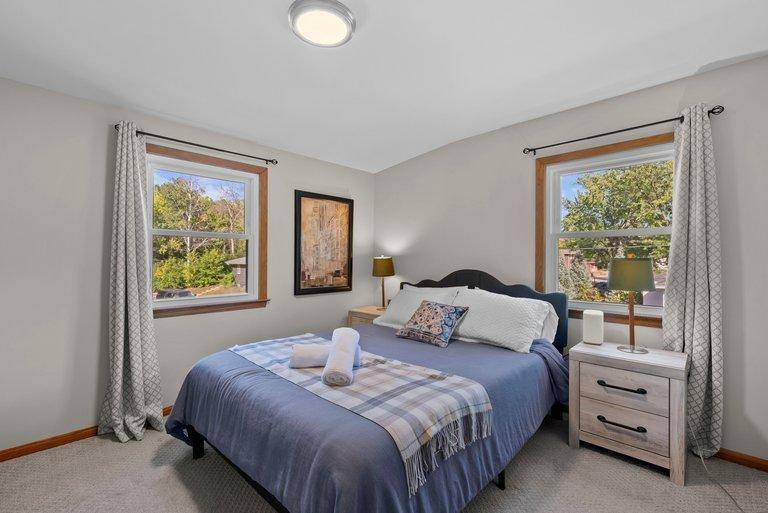 17323 Bay CIR, Minnetonka, MN 55391