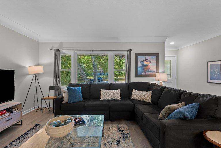 17323 Bay CIR, Minnetonka, MN 55391
