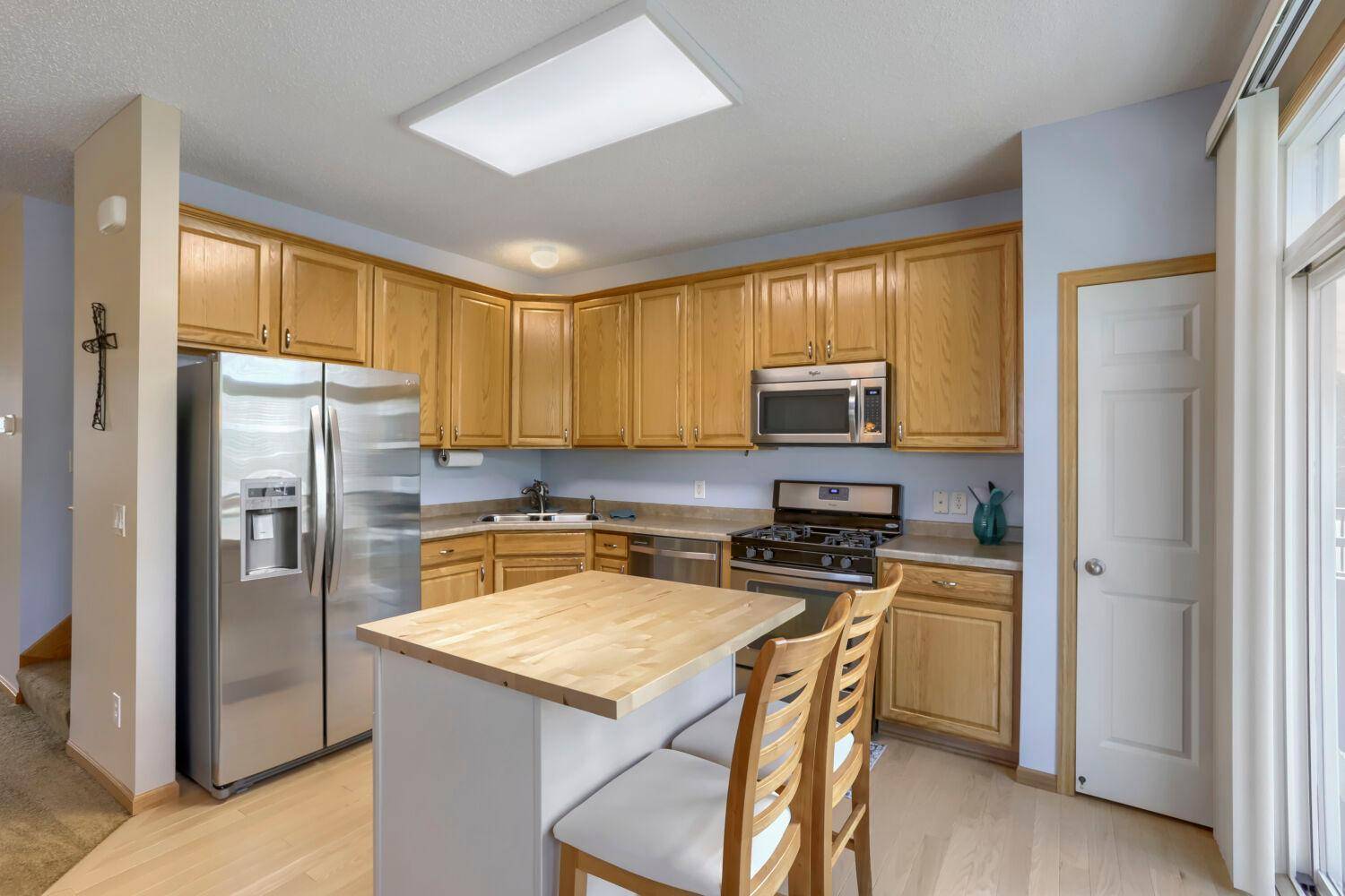 621 Village Pkwy, Circle Pines, MN 55014