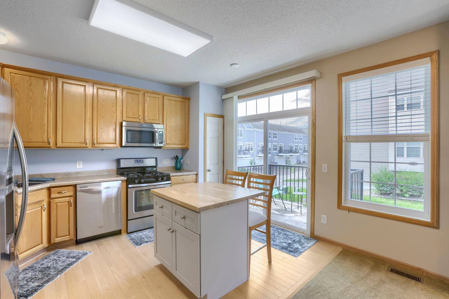 621 Village Pkwy, Circle Pines, MN 55014