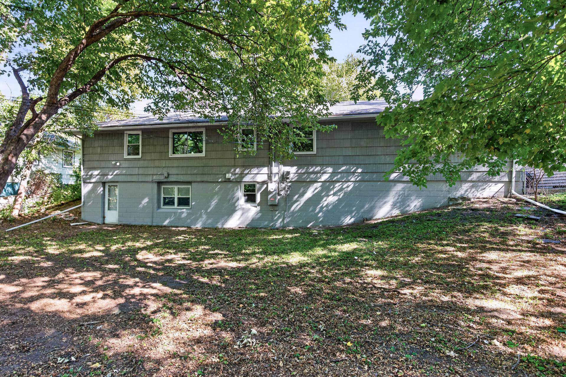 6913 Toledo AVE N, Brooklyn Center, MN 55429