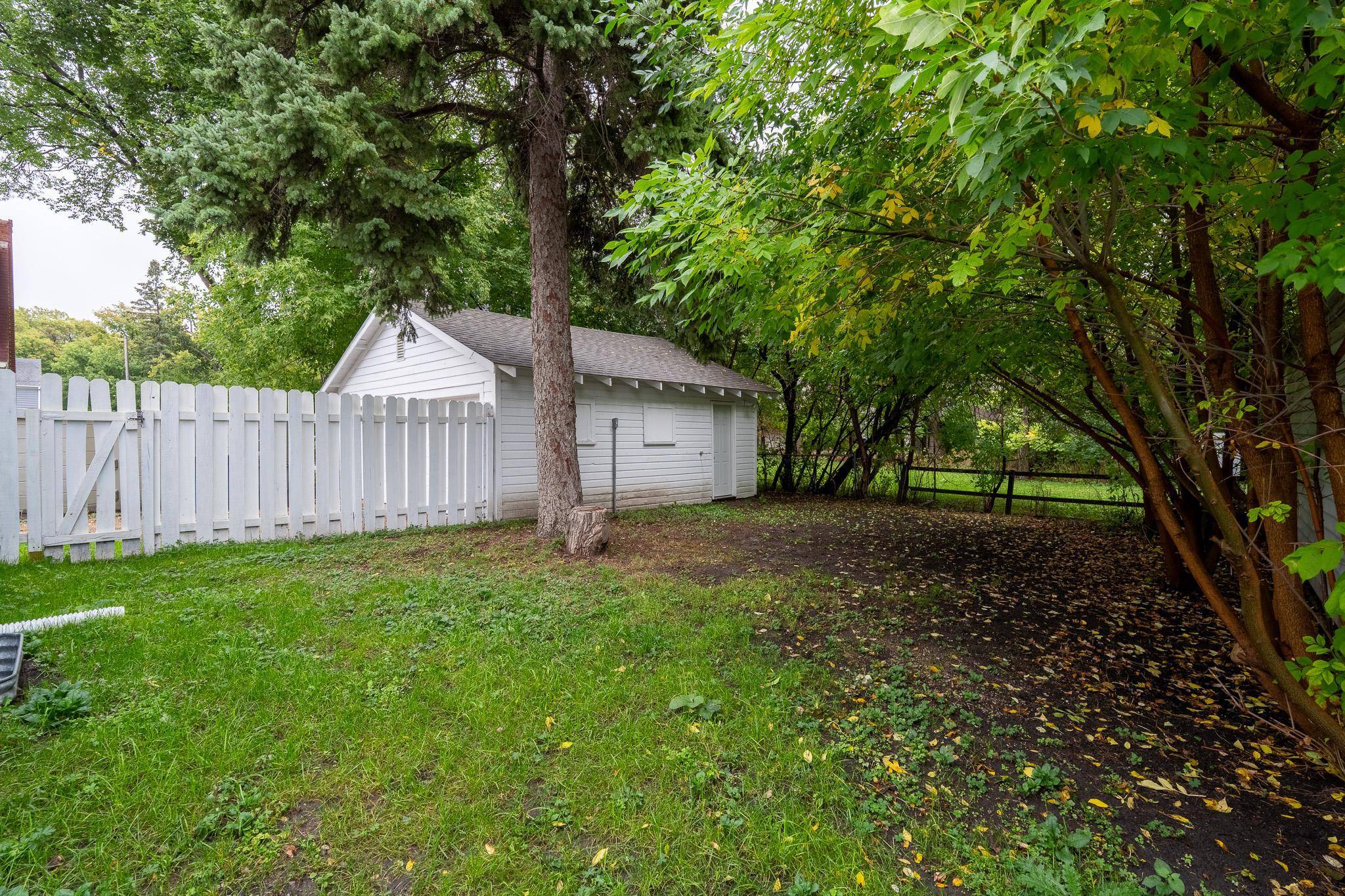 415 3rd AVE S, Moorhead, MN 56560