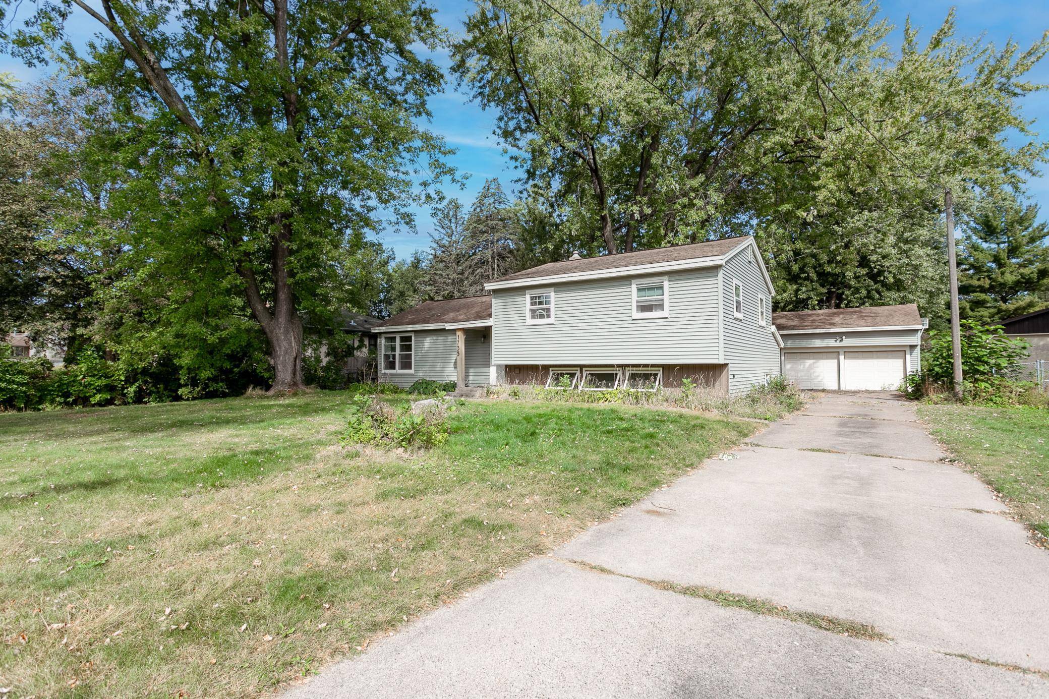 1735 Birch Lake AVE, White Bear Lake, MN 55110