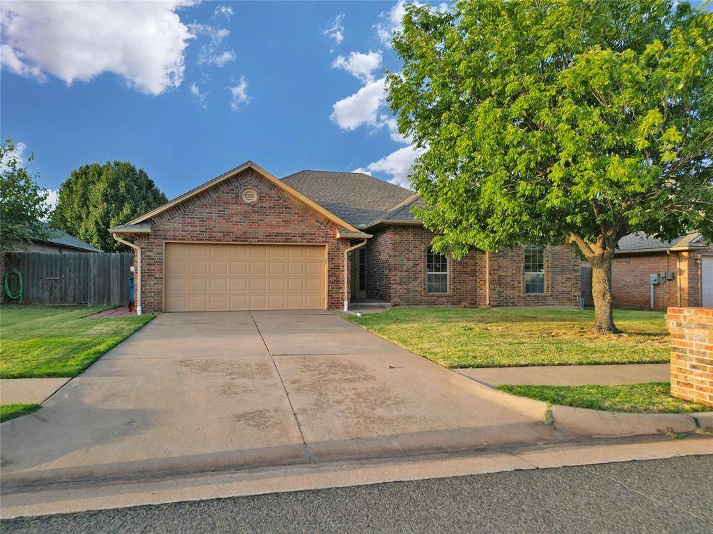 1717 Hemingway DR, Edmond, OK 73013