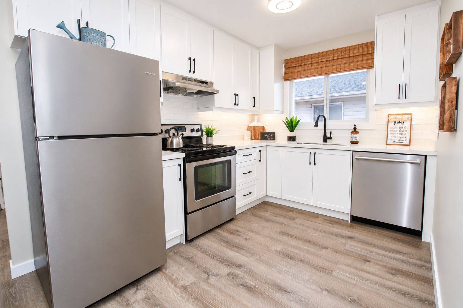 7 Bourgeois Beach RD, Tay, ON L0K 2A0