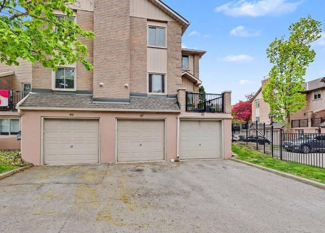 38 Elora DR #47, Hamilton, ON L9C 7L6