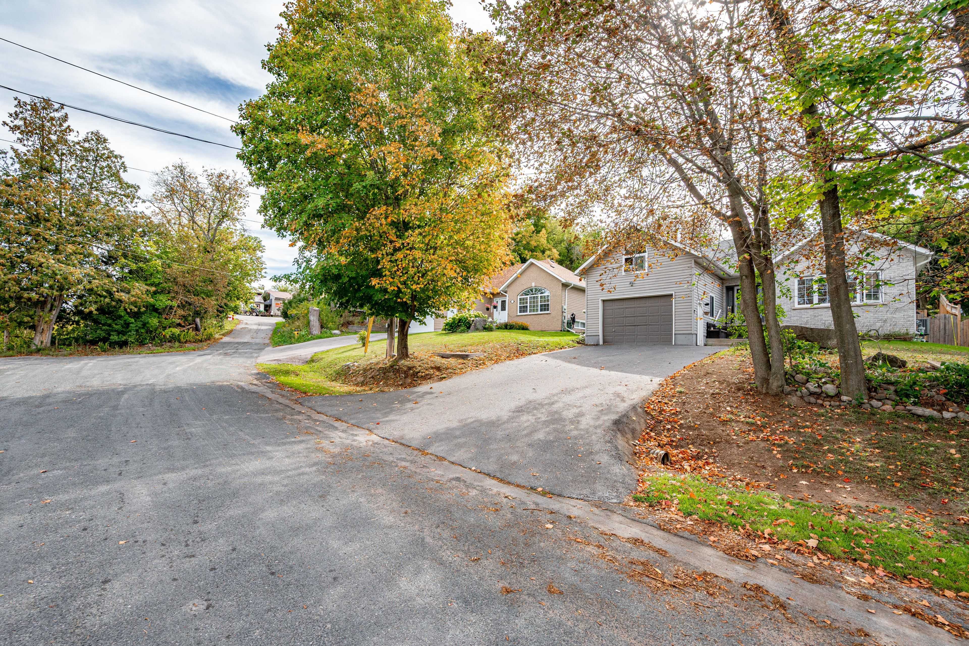 79 Oxford ST, Selwyn, ON K0L 2H0