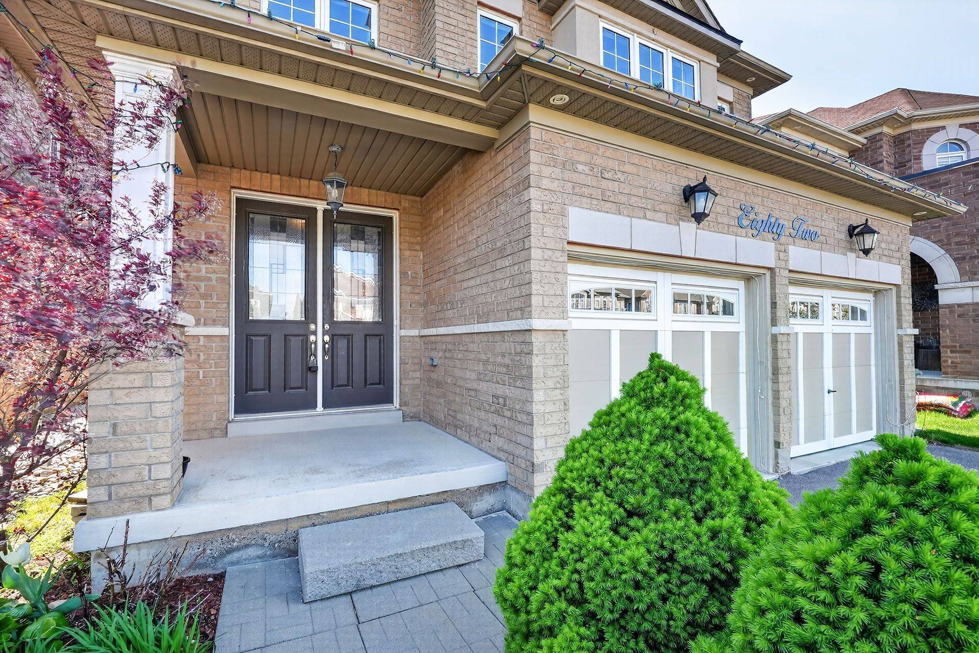 82 Chaumont DR, Hamilton, ON L8J 0J8