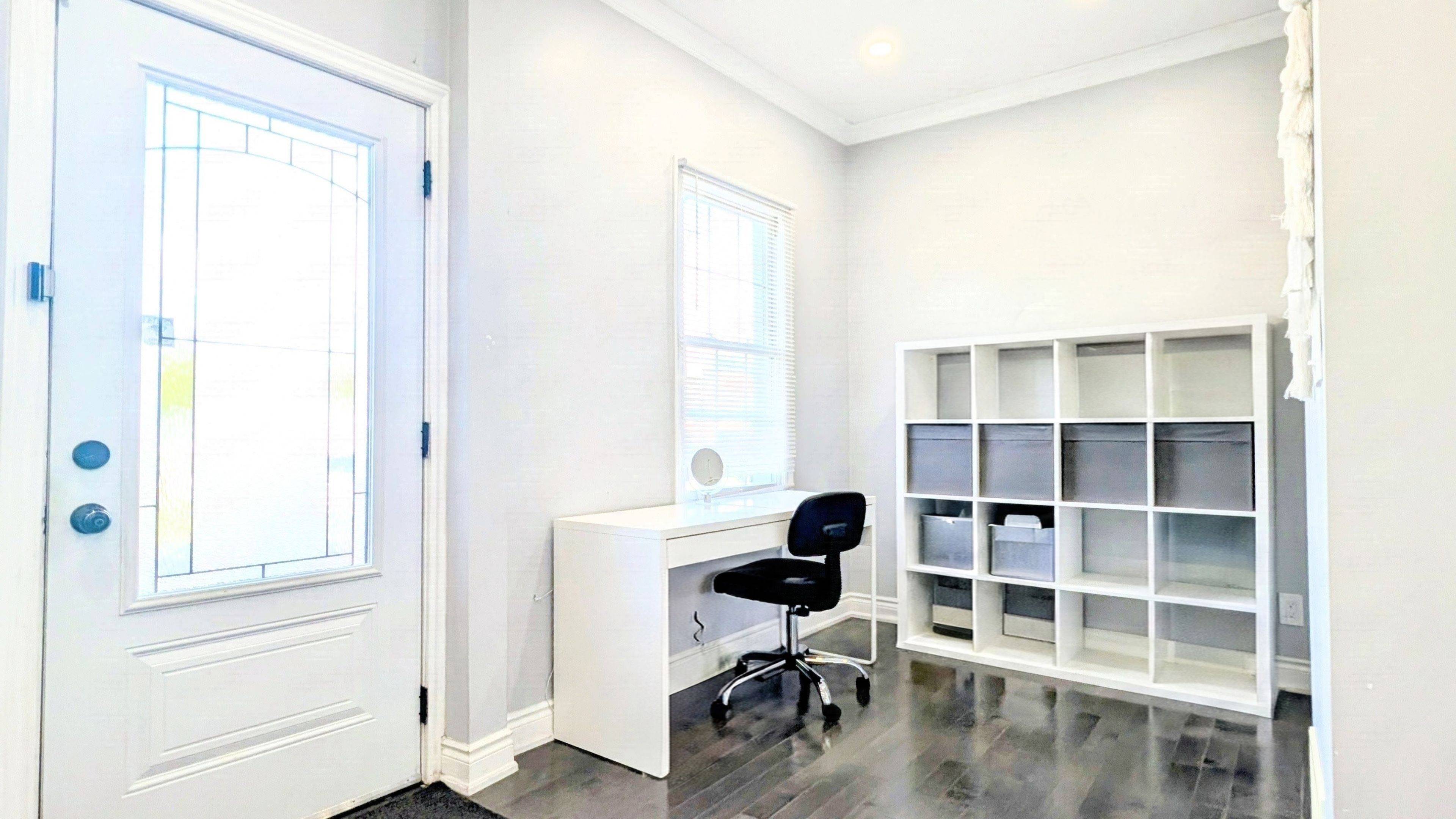 160 Glendale AVE N, Hamilton, ON L8L 7J8