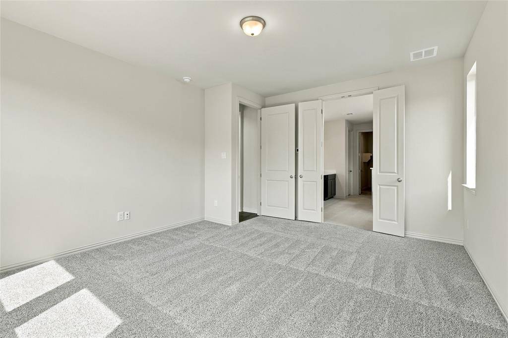 936 Alberta Spruce Road, Fort Worth, TX 76247