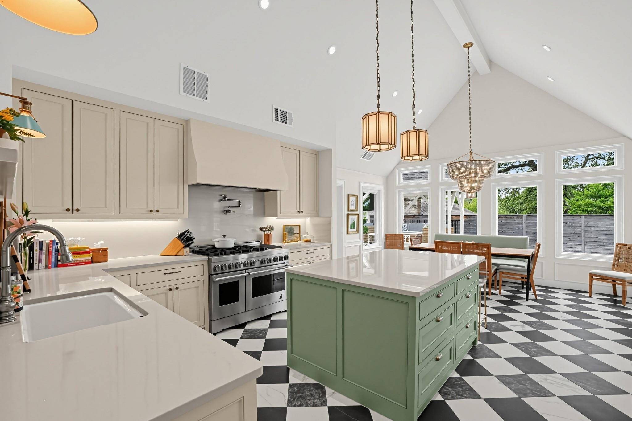 1908 Winter Park RD, Austin, TX 78746