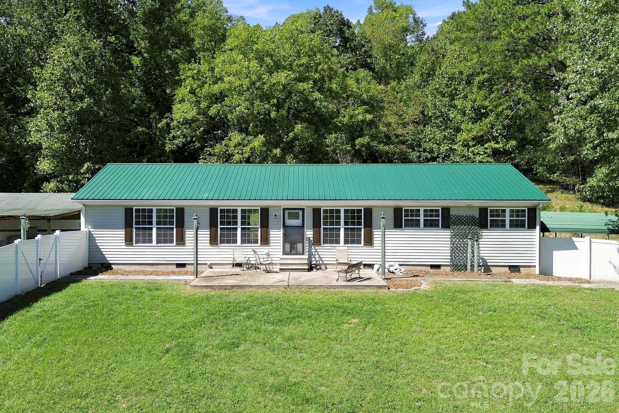 20 Warren Creek RD, Candler, NC 28715