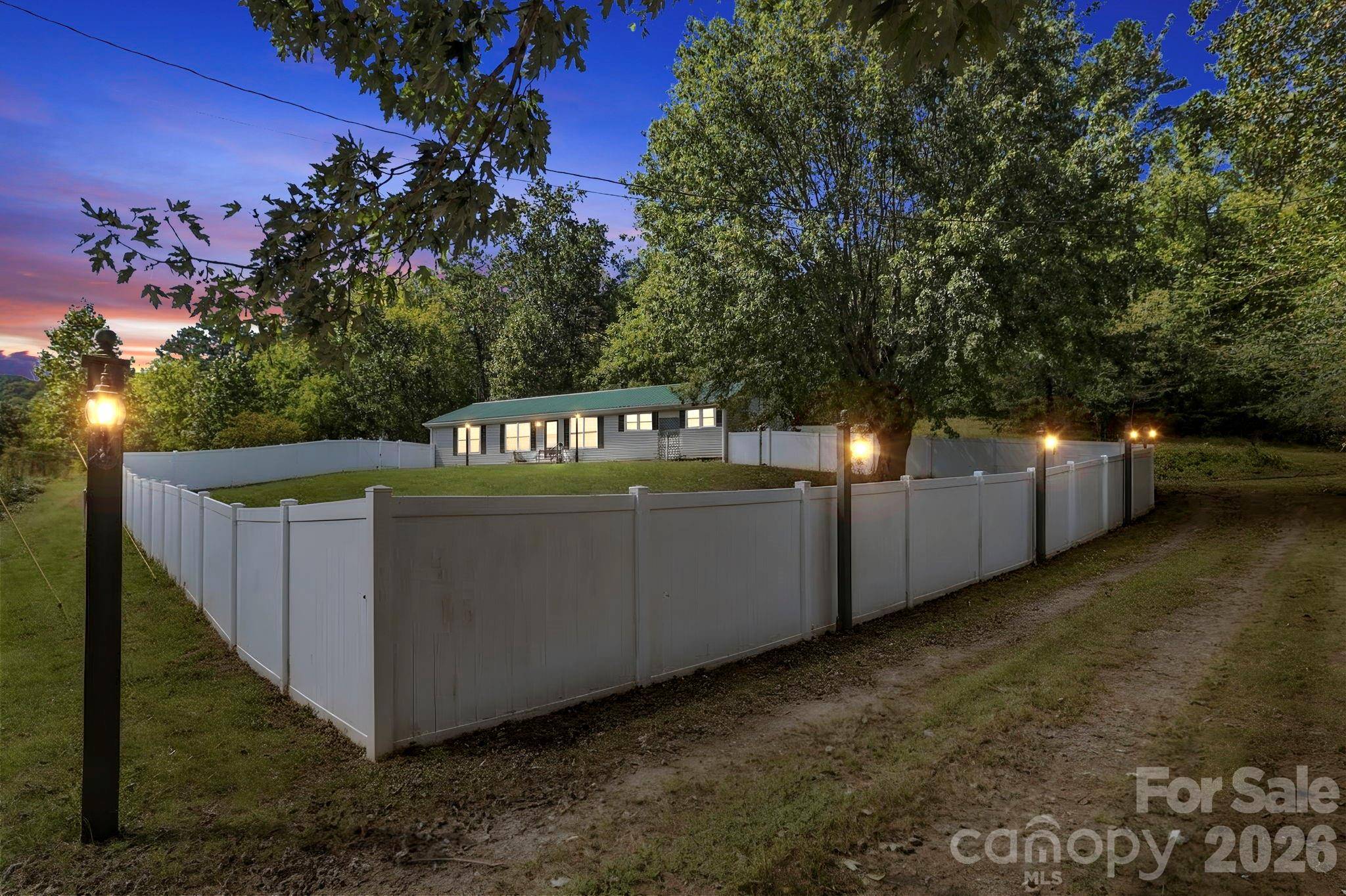 20 Warren Creek RD, Candler, NC 28715
