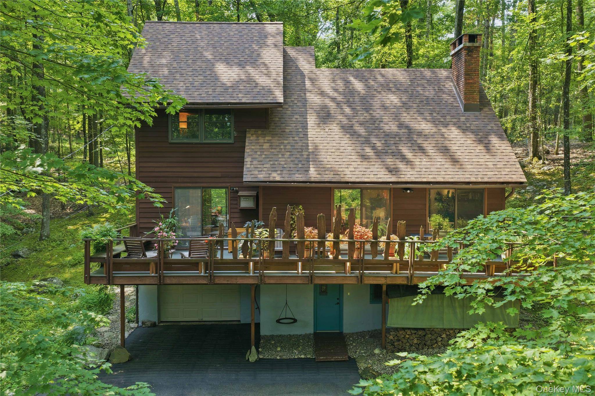 9 Crescent LN, New Paltz, NY 12561