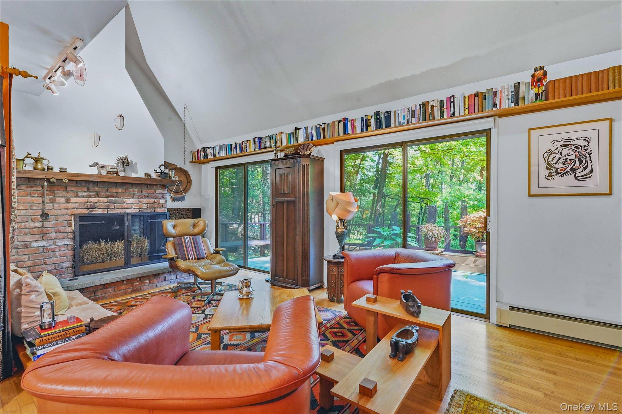 9 Crescent LN, New Paltz, NY 12561
