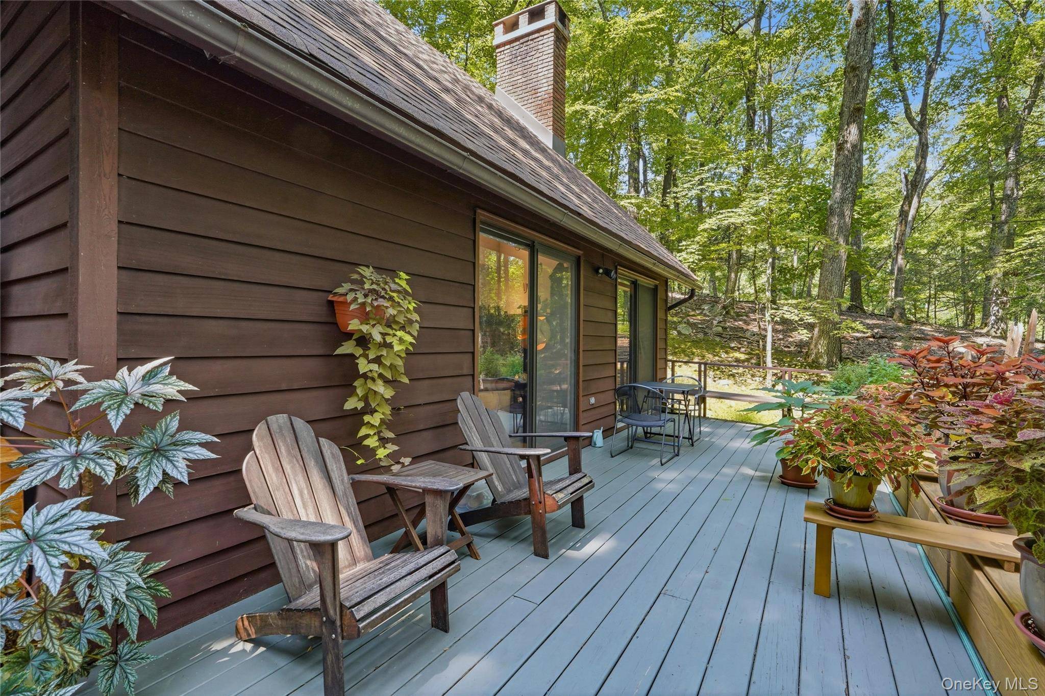 9 Crescent LN, New Paltz, NY 12561