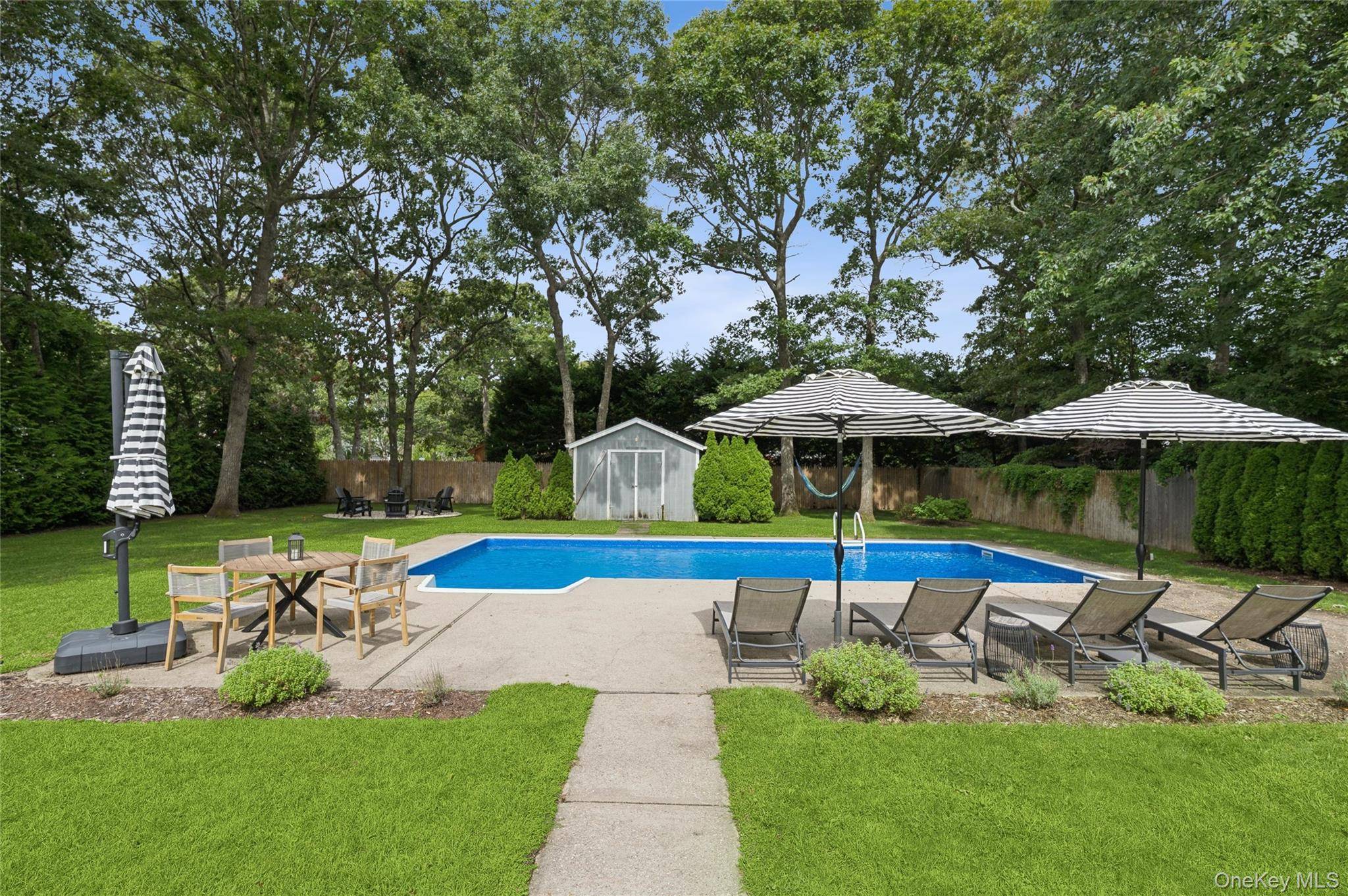138 W Tiana RD, Hampton Bays, NY 11946