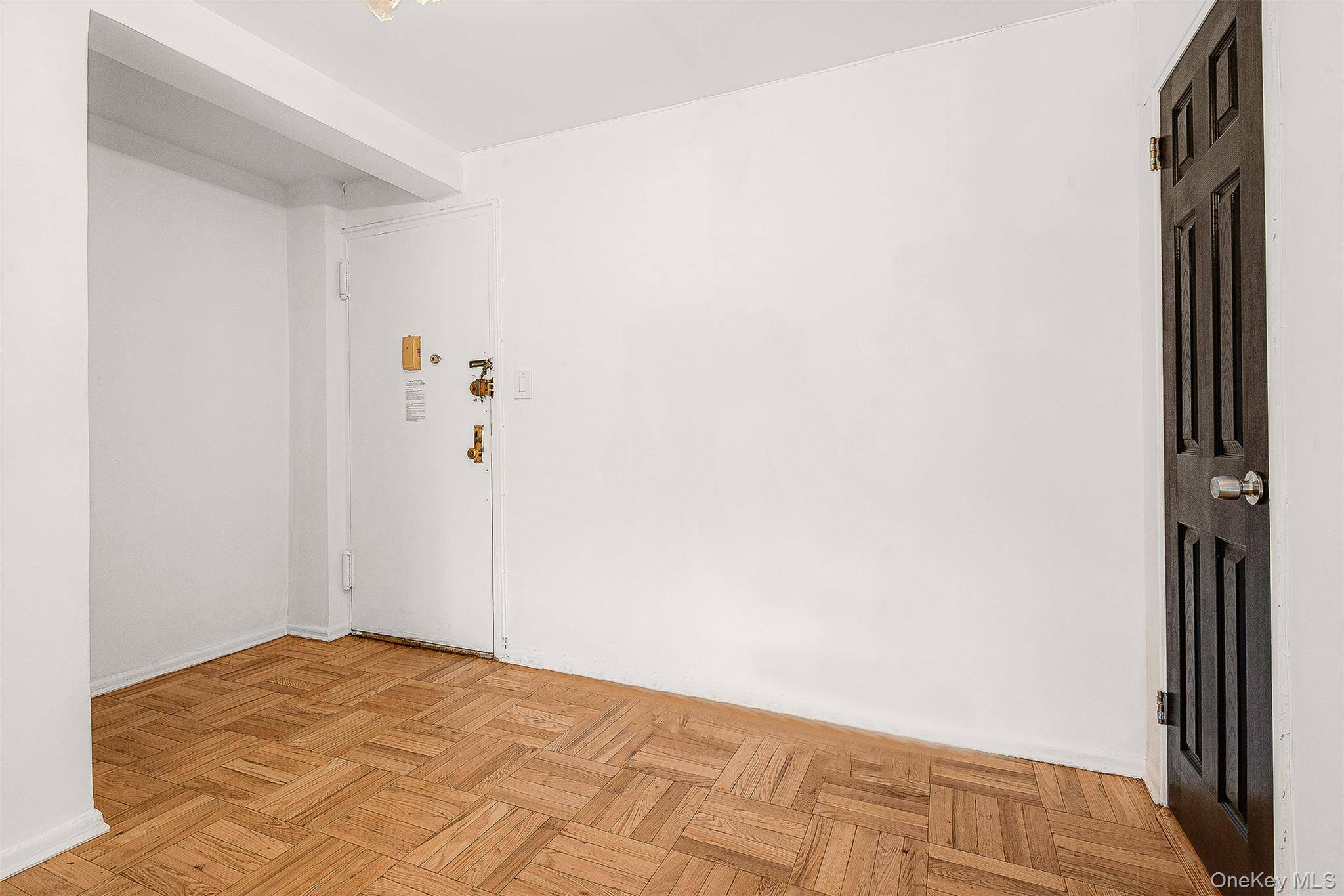 94-30 60th AVE #1H, Elmhurst, NY 11373