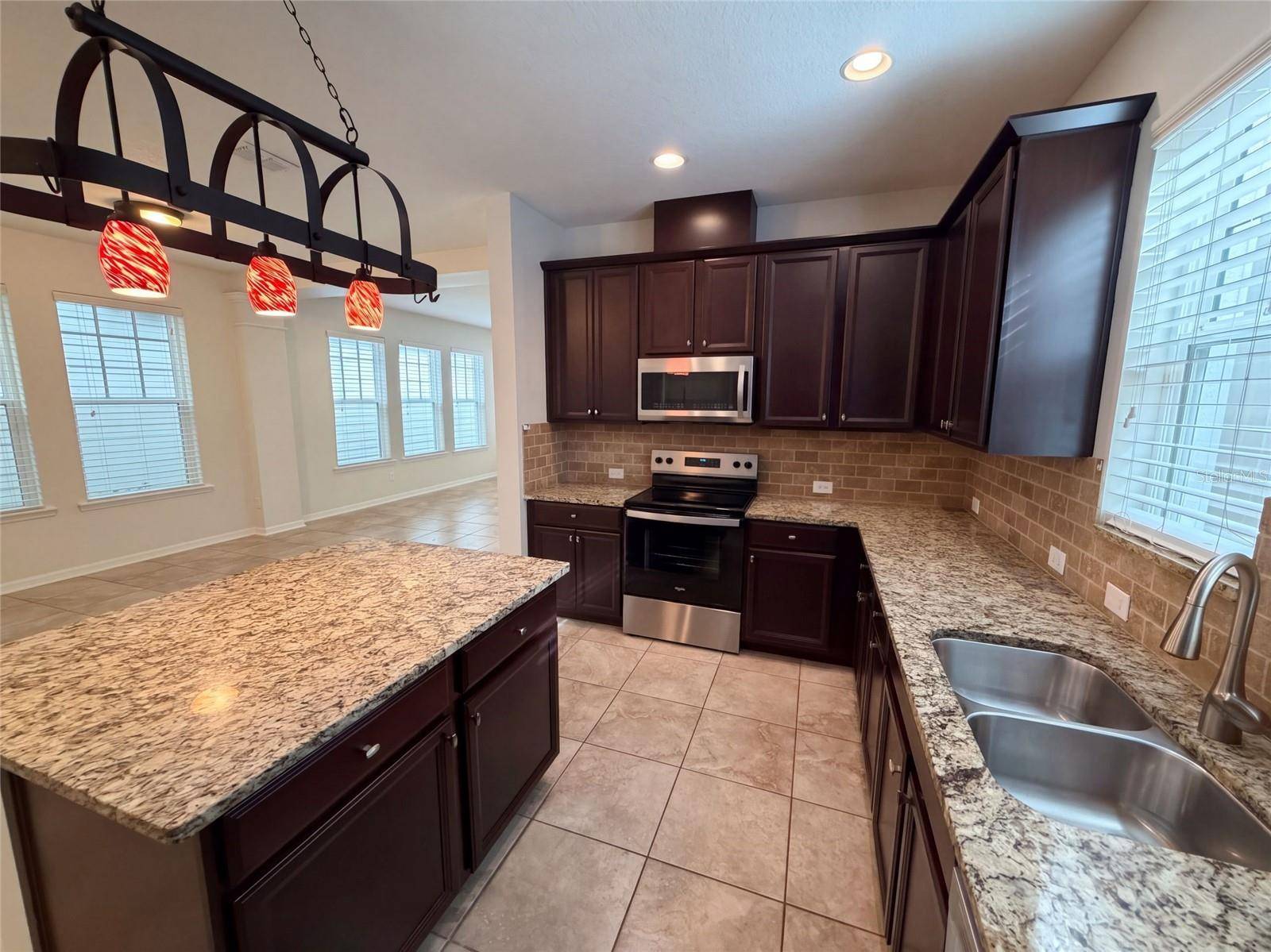 8231 LAUREATE BLVD, Orlando, FL 32827