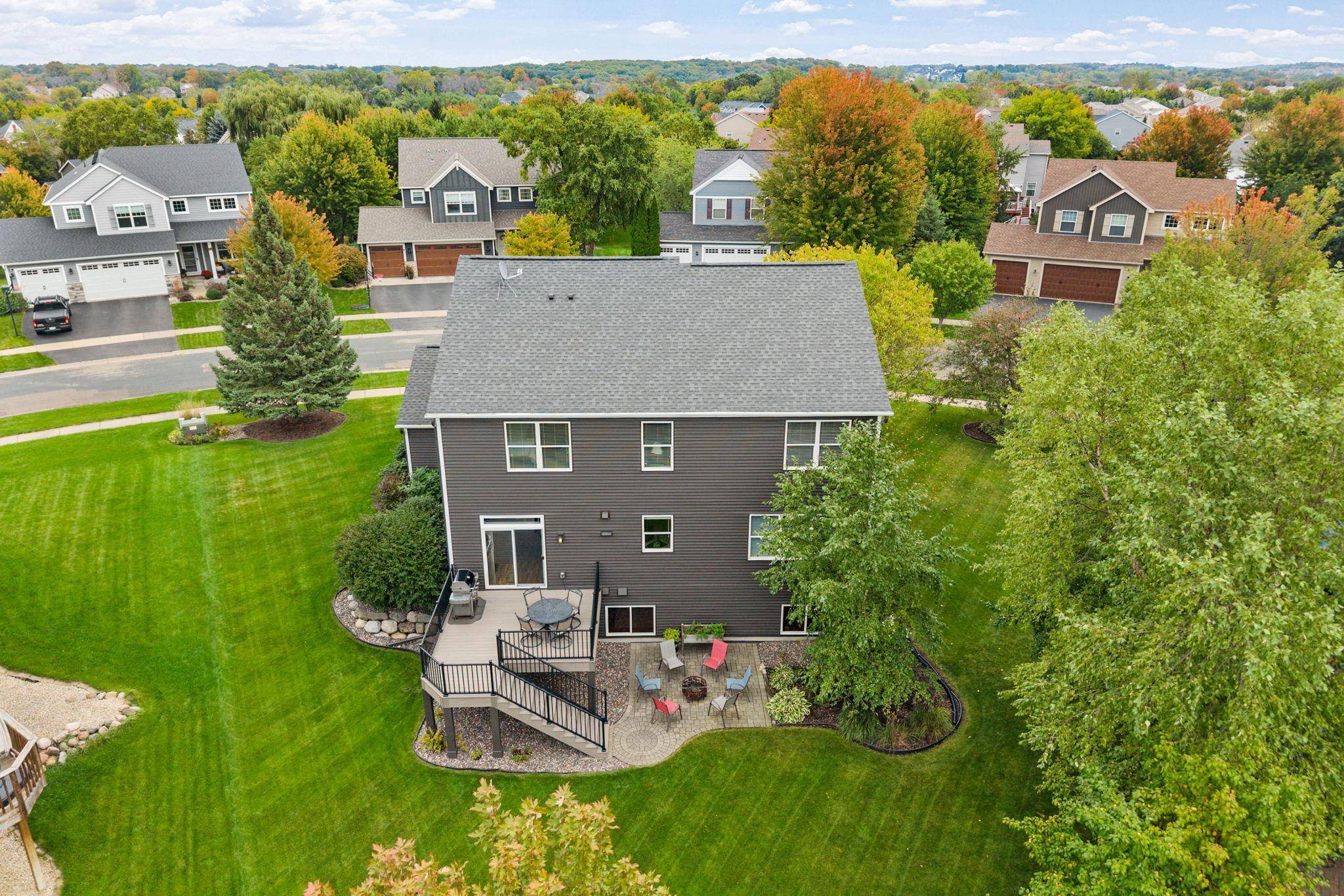 6765 Queensland LN N, Maple Grove, MN 55311