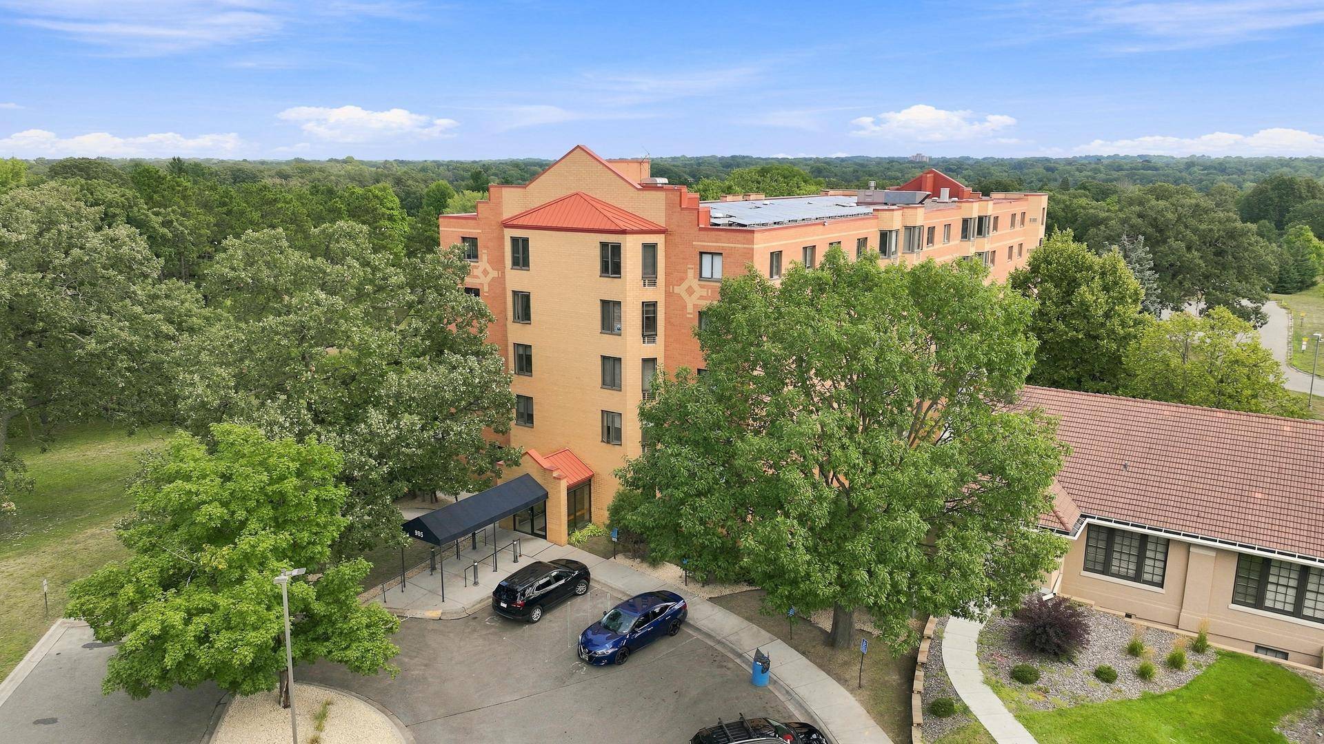 985 Ivy AVE E, Saint Paul, MN 55106