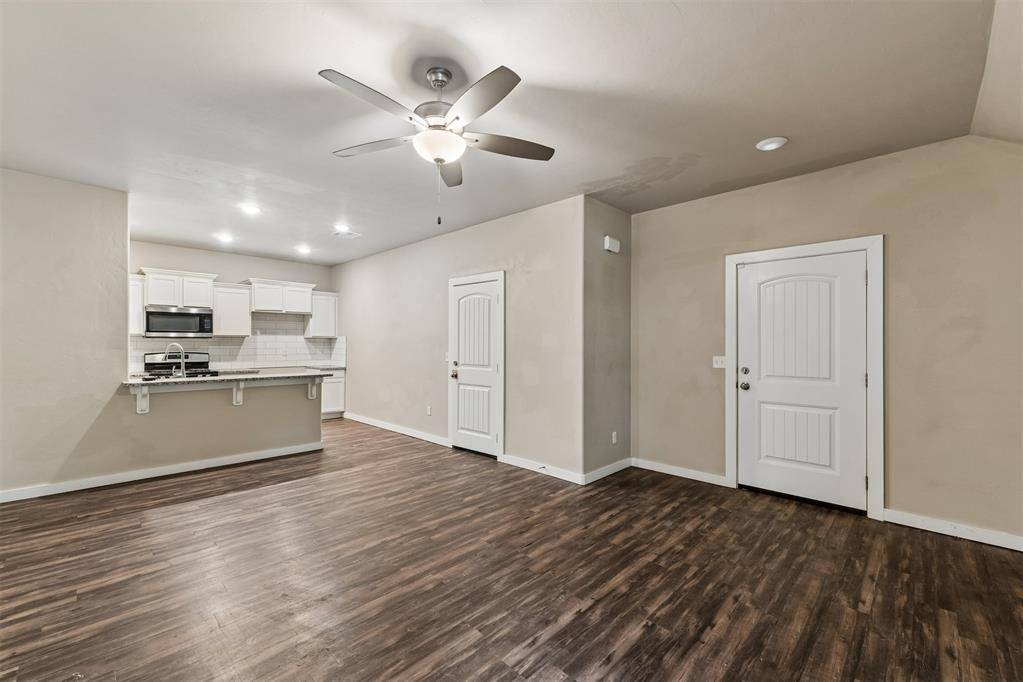 706 W London ST, El Reno, OK 73036