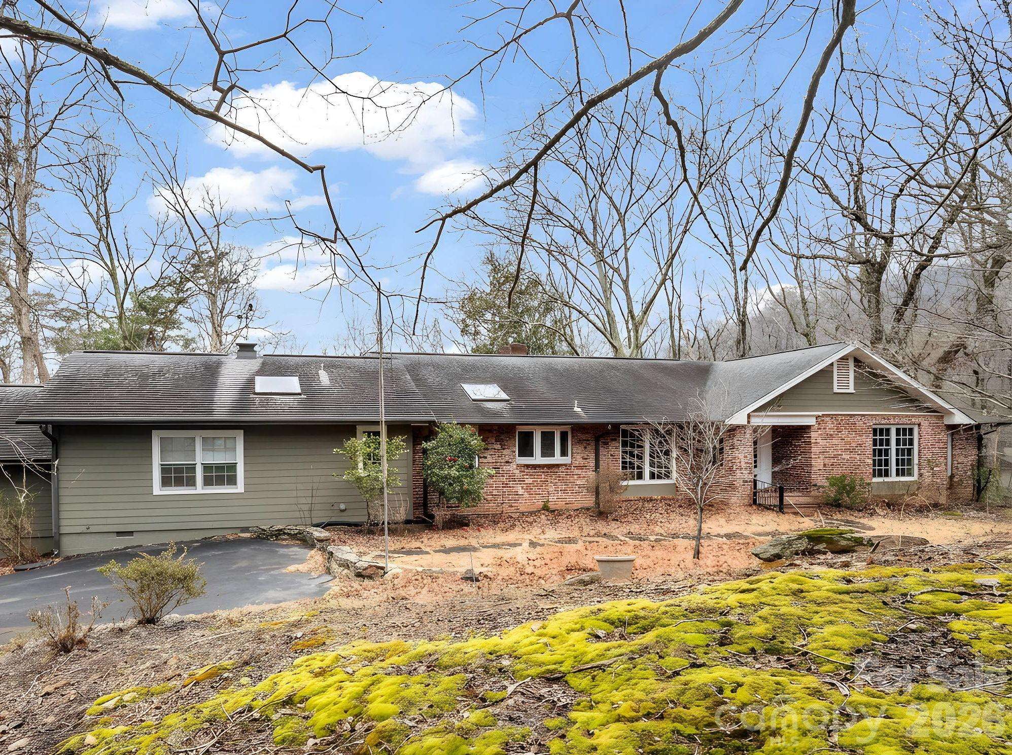 117 Hummingbird LN, Columbus, NC 28722
