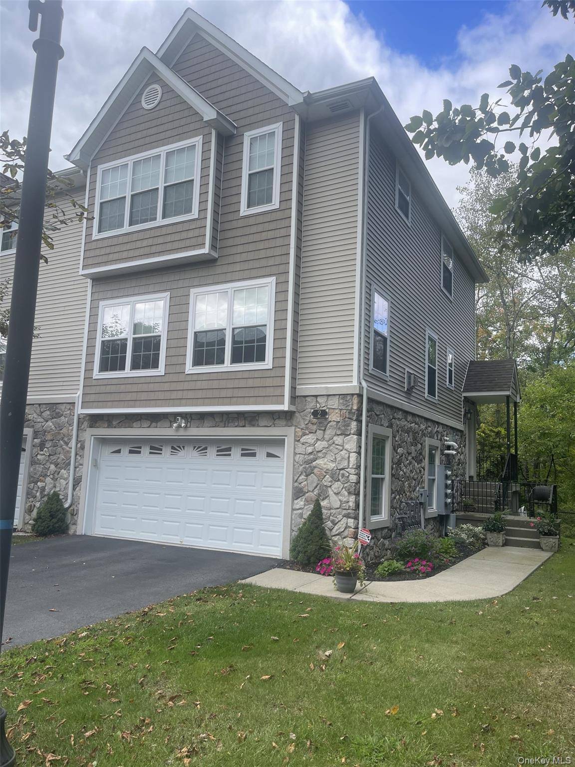 2 Seeley Bull ST, Monroe, NY 10950