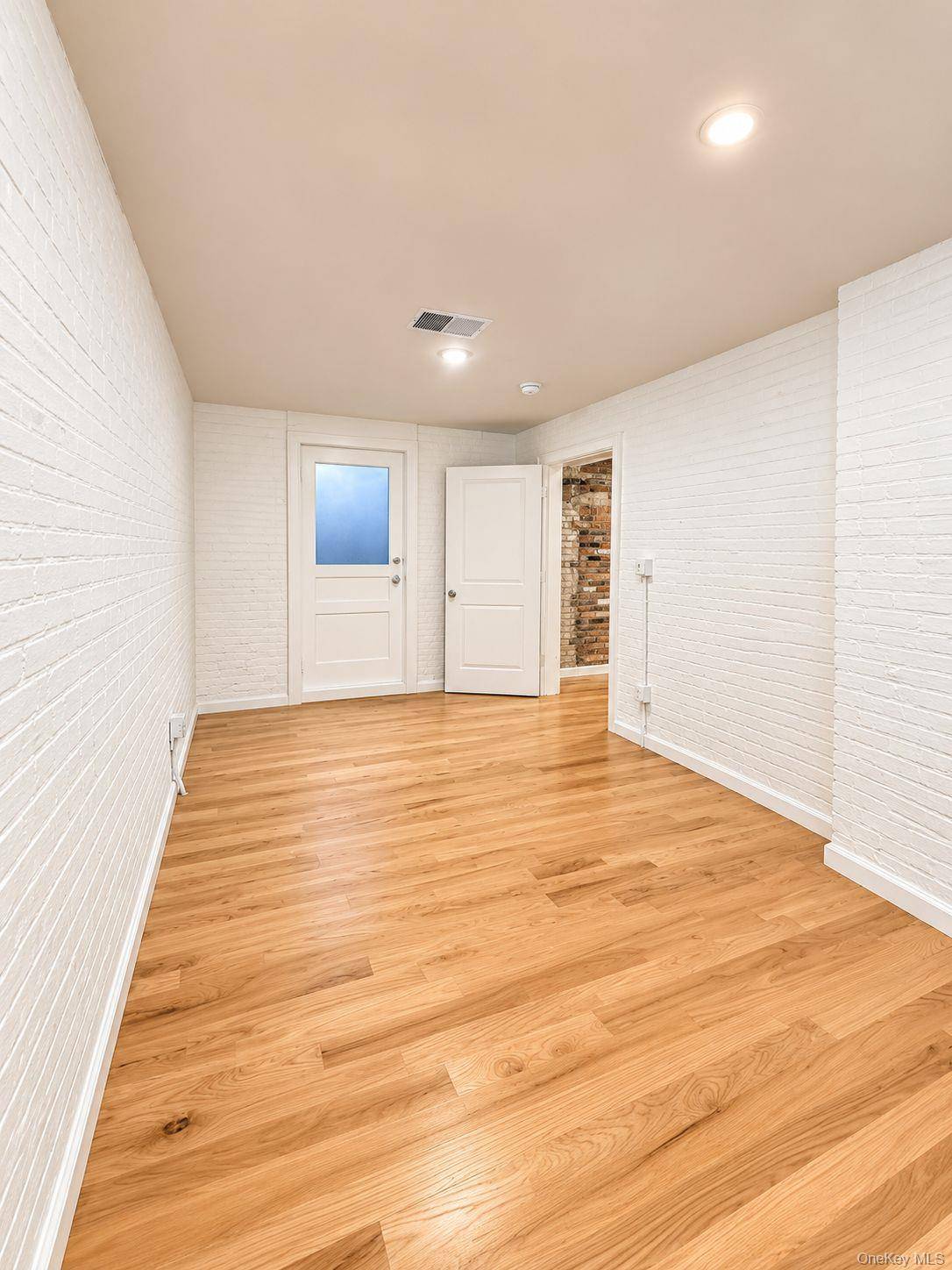 155 S River St #DB, Troy, NY 12180