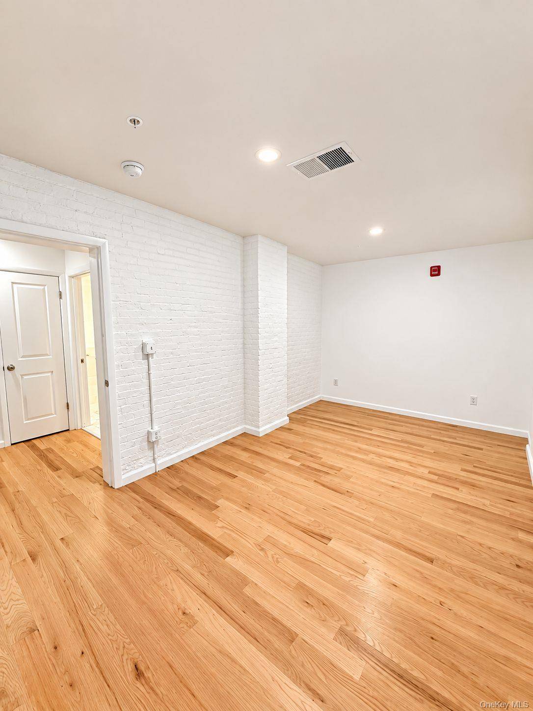 155 S River St #DB, Troy, NY 12180