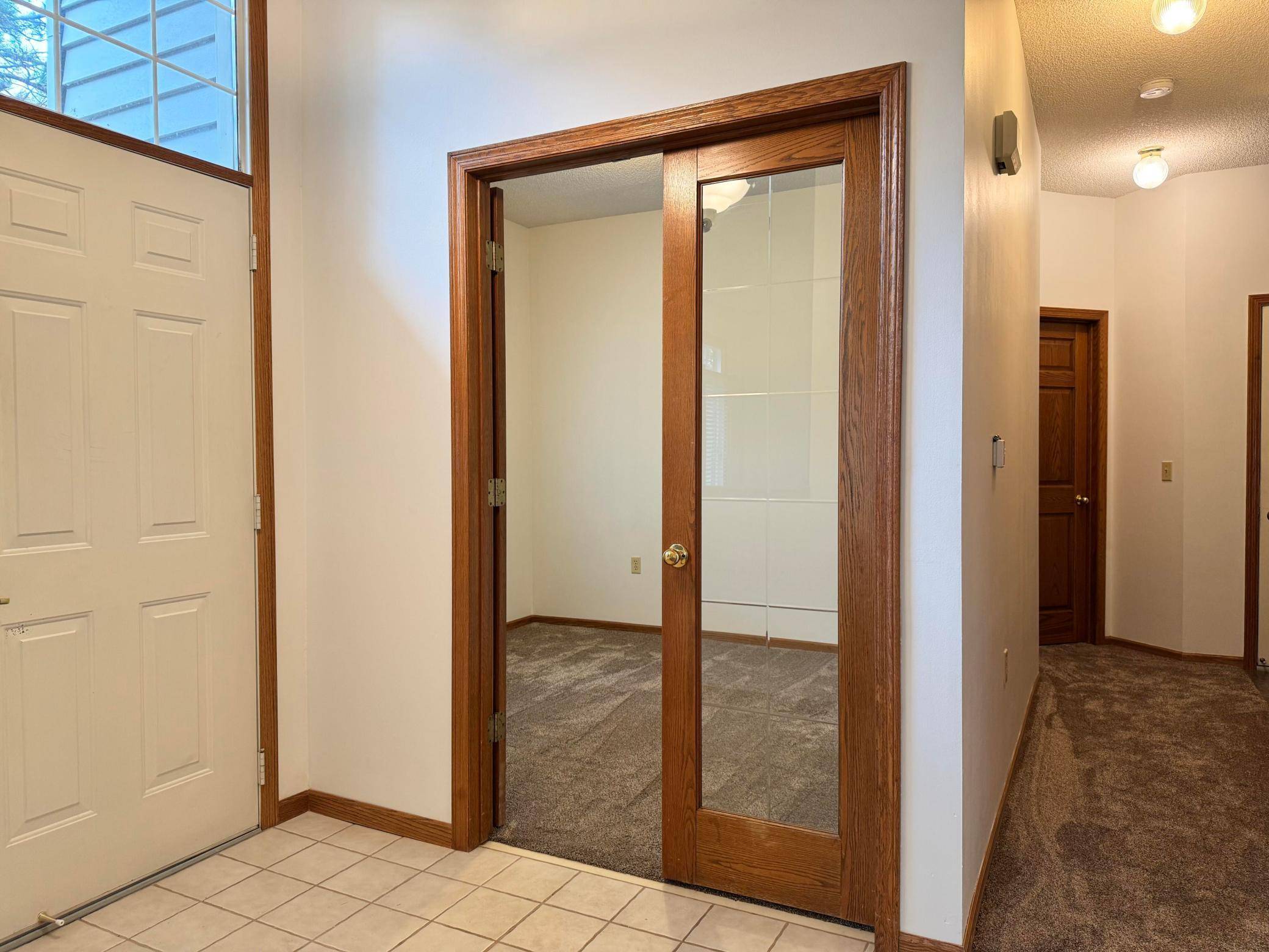 2488 Lockwood DR #10, Mendota Heights, MN 55120