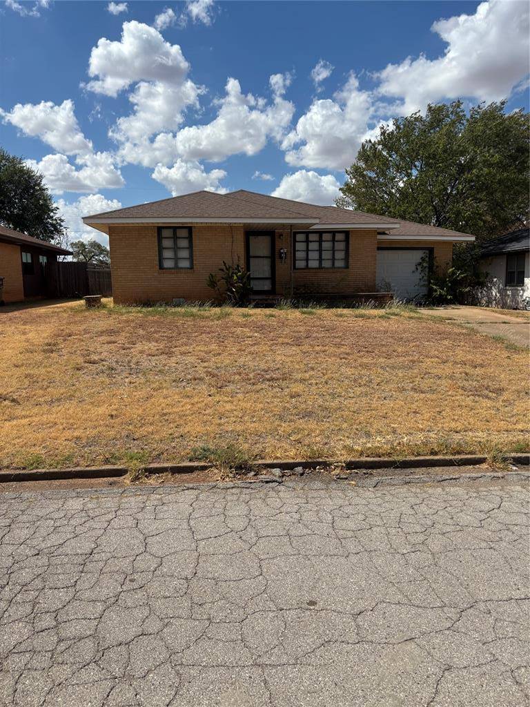 305 N 17th ST, Chickasha, OK 73018