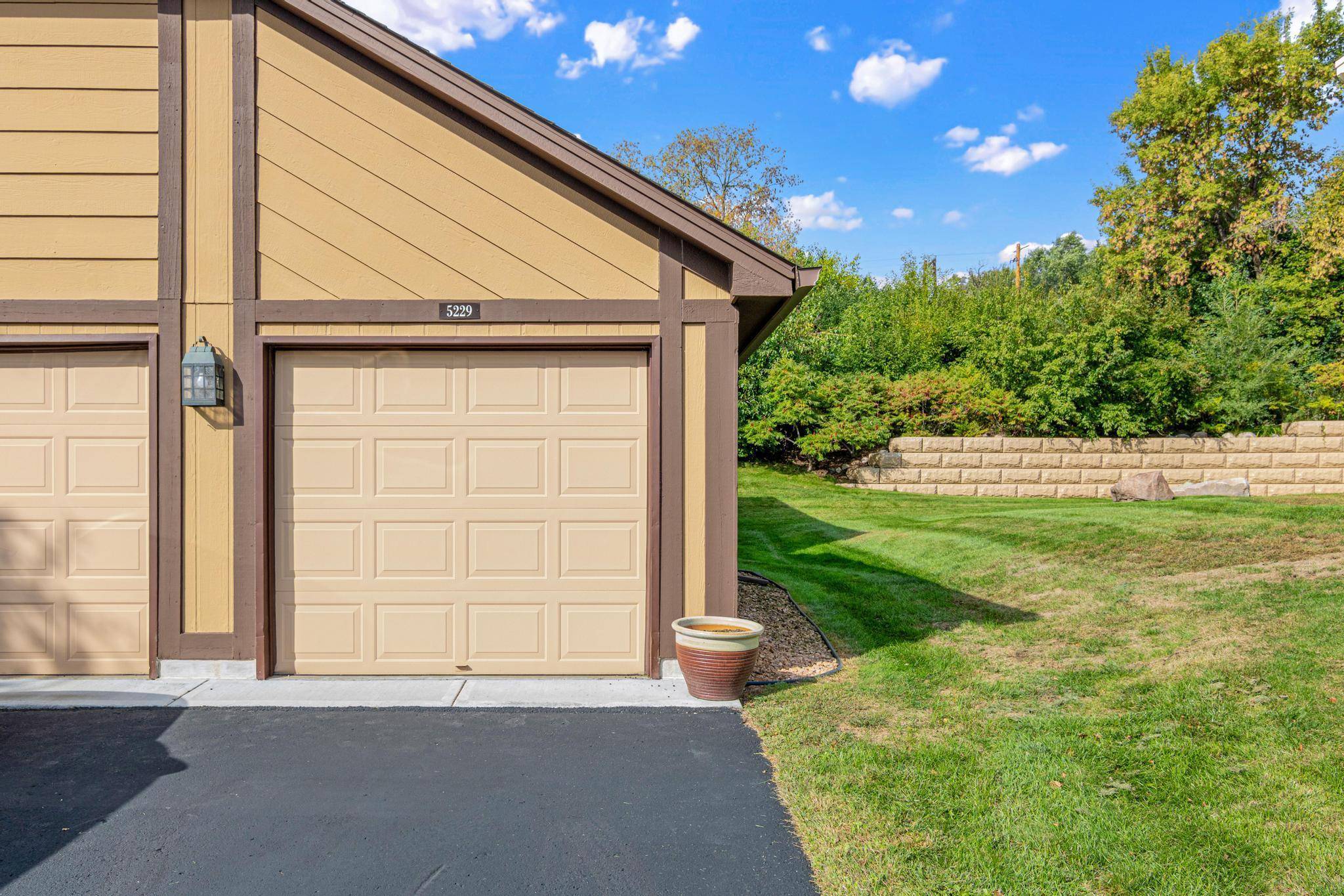 5229 Balmoral LN, Bloomington, MN 55437