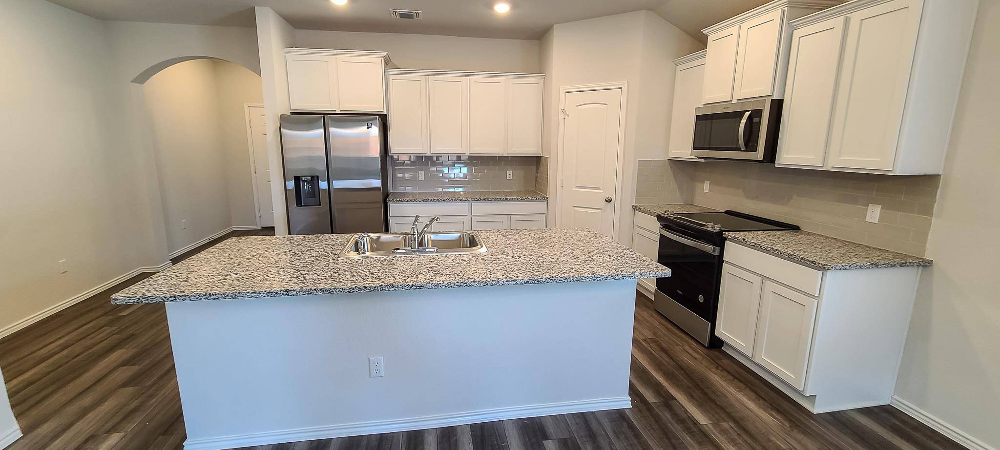 172 Pivot DR, Taylor, TX 76574