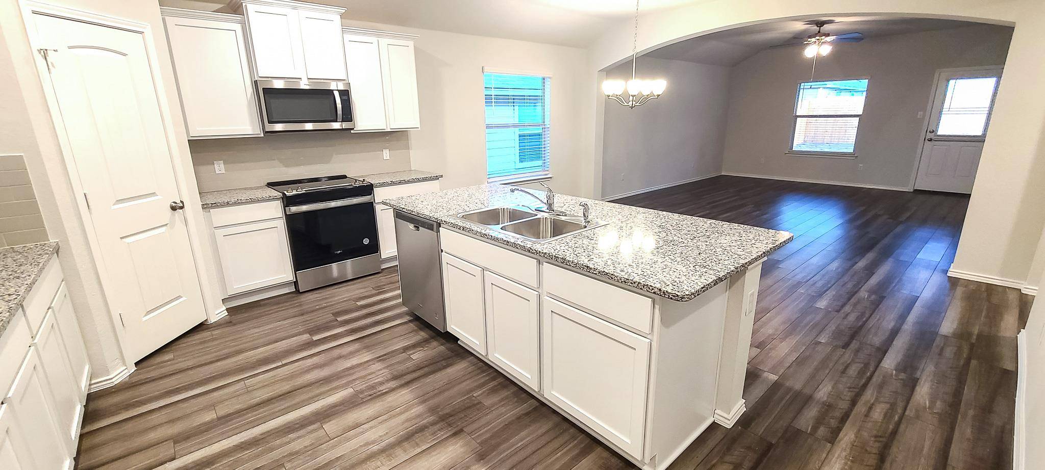 172 Pivot DR, Taylor, TX 76574
