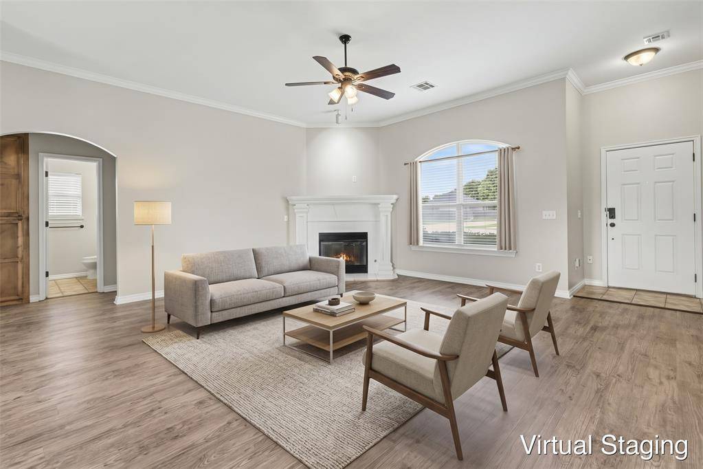 8012 John Robert DR, Oklahoma City, OK 73135