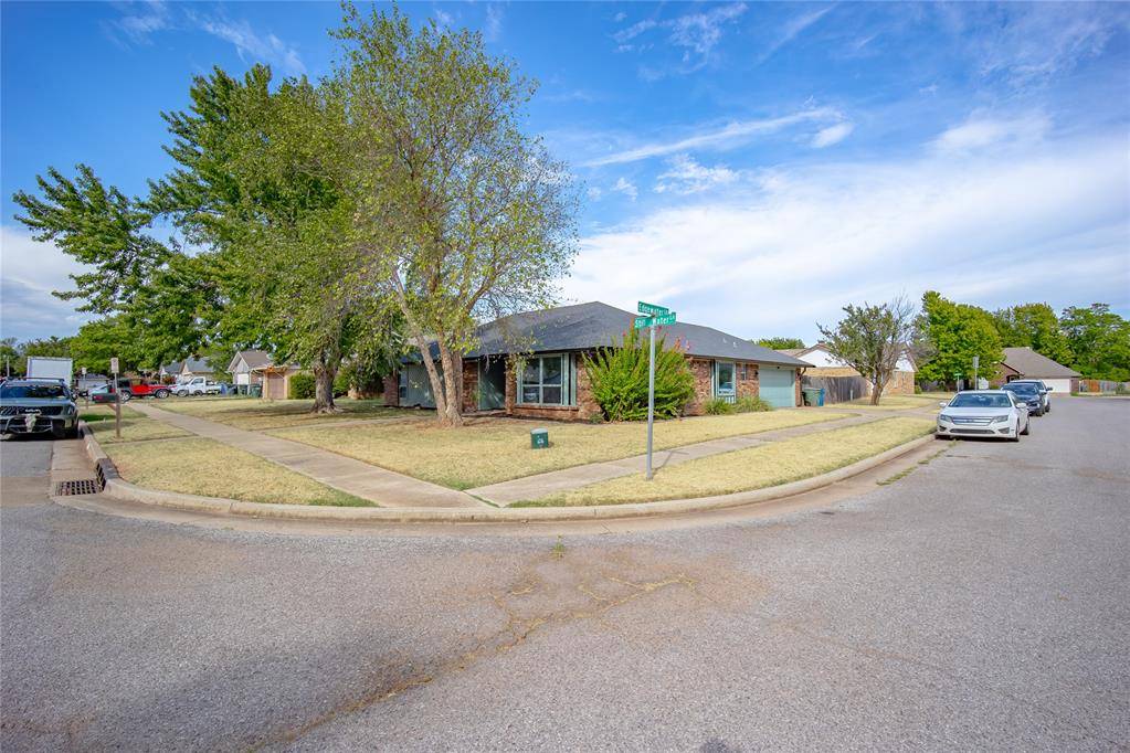 1724 Still Water LN, Edmond, OK 73013