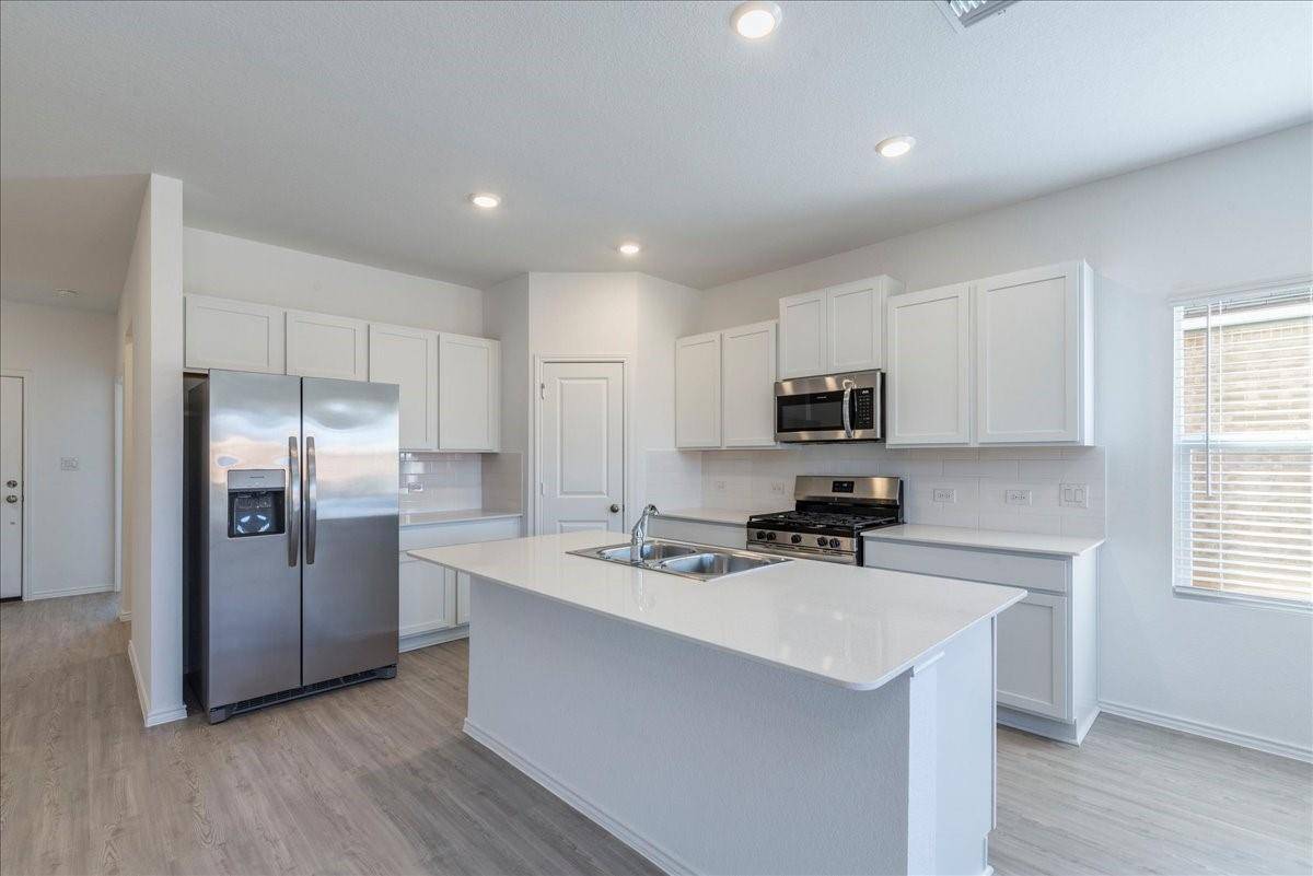 214 Magalia LN, Kyle, TX 78640