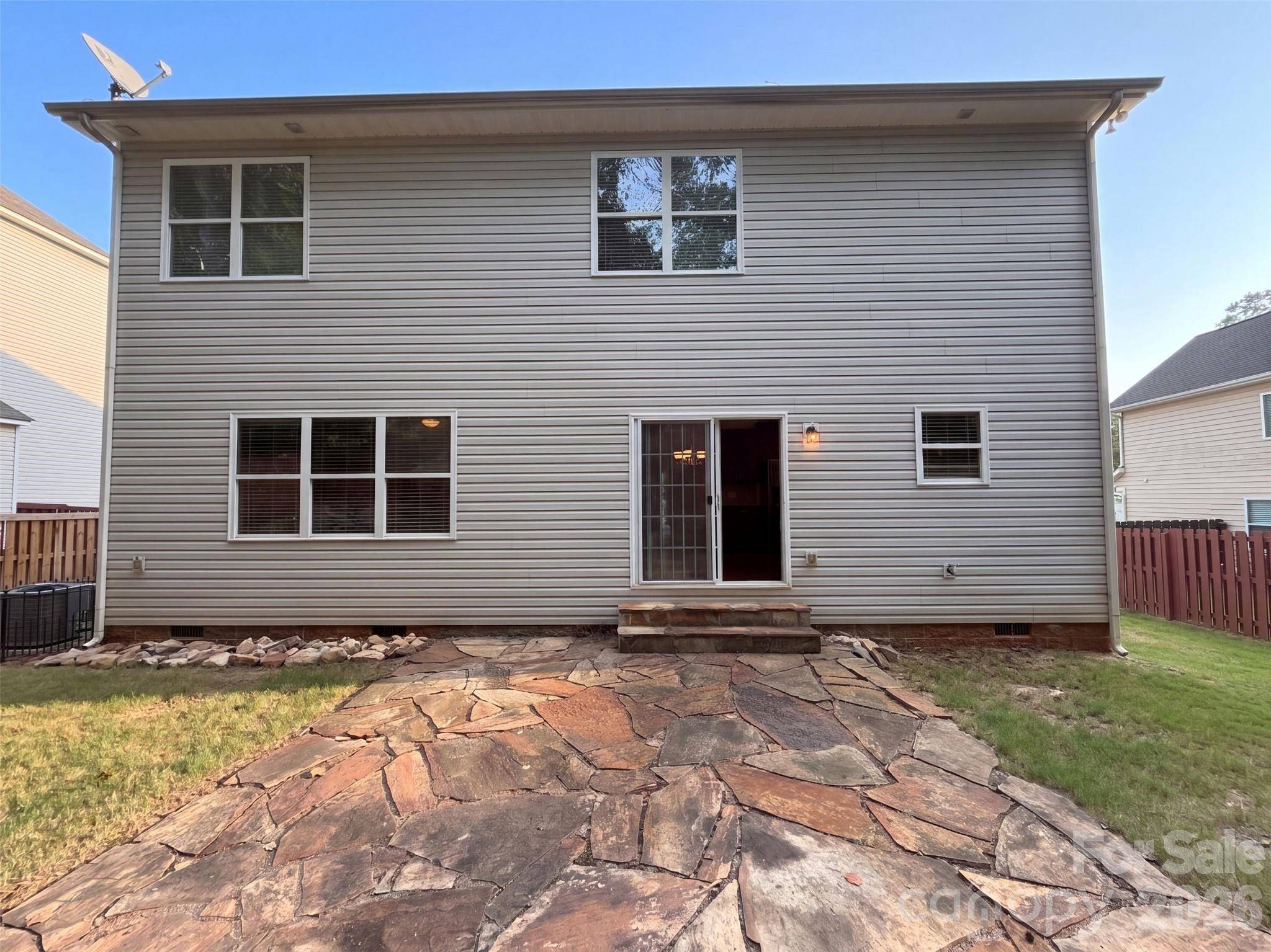 330 Windy Pine DR, Lake Wylie, SC 29710