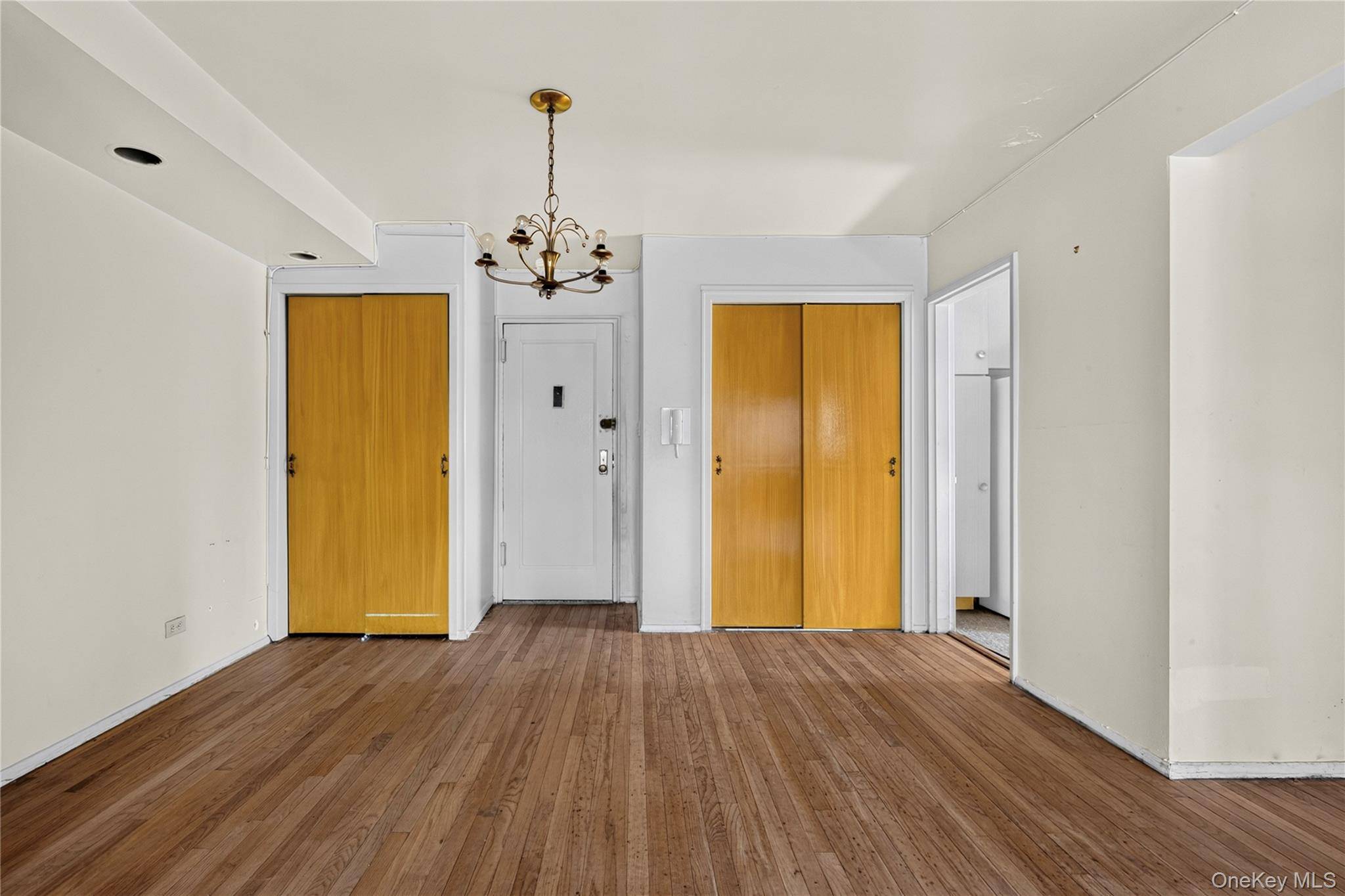 87-19 204th street #A61, Hollis Hills, NY 11423